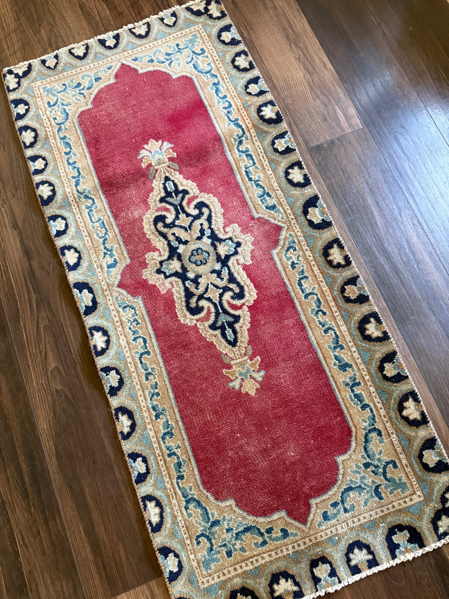 Vintage Persian Runner Rug No. R1185 - 1.8' x 4.0'
