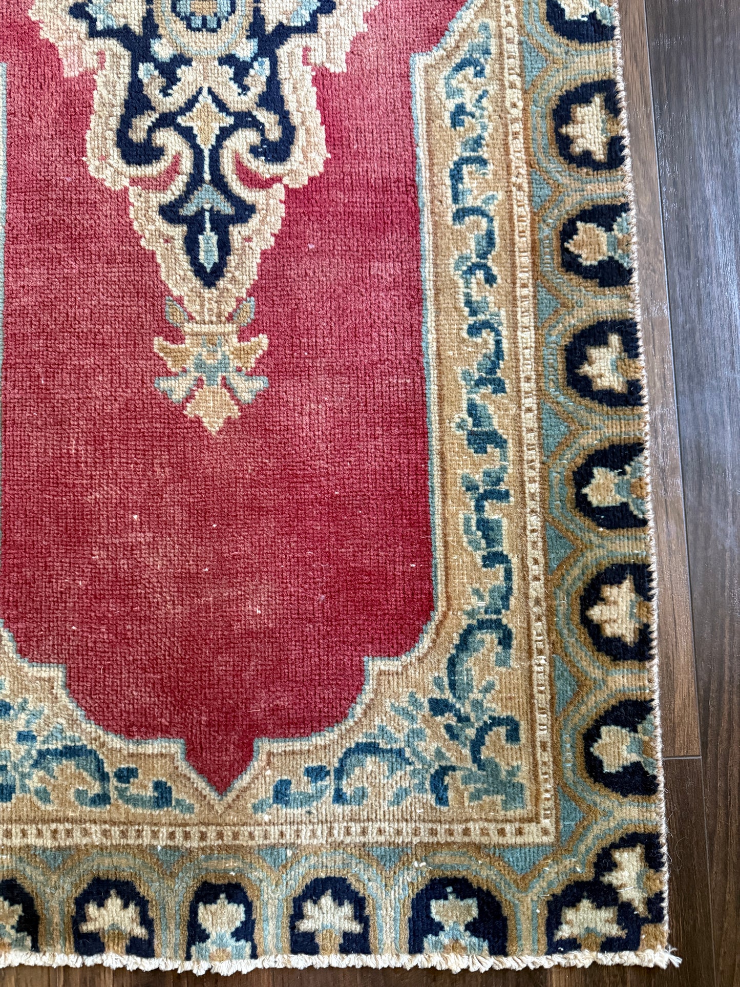 Vintage Persian Runner Rug No. R1185 - 1.8' x 4.0'