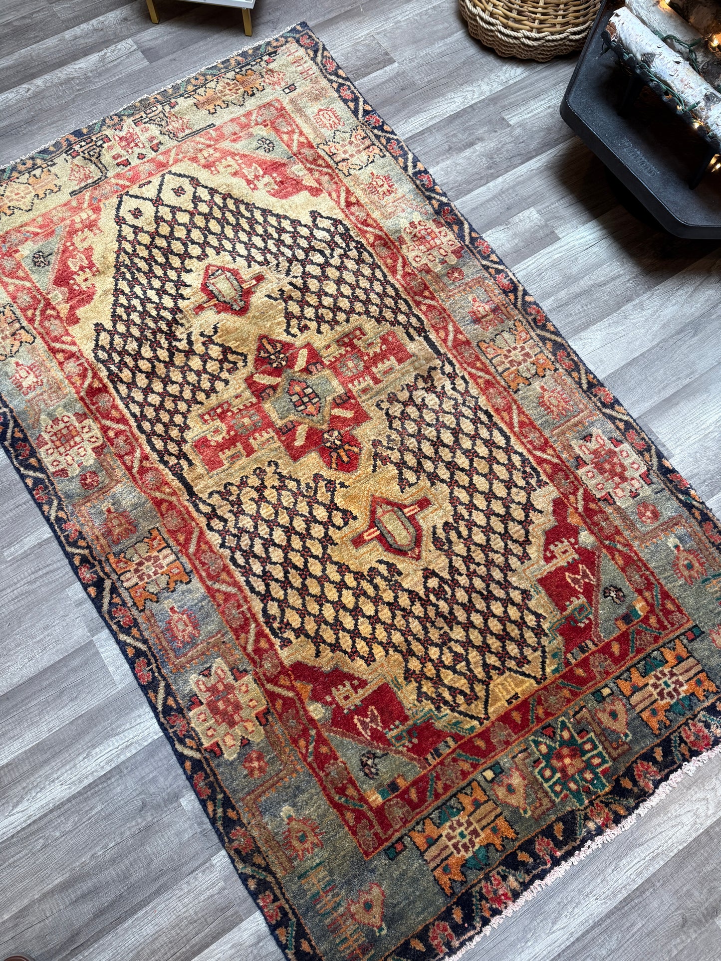 Vintage Persian Area Rug No. A1188 - 3.6' x5.9'