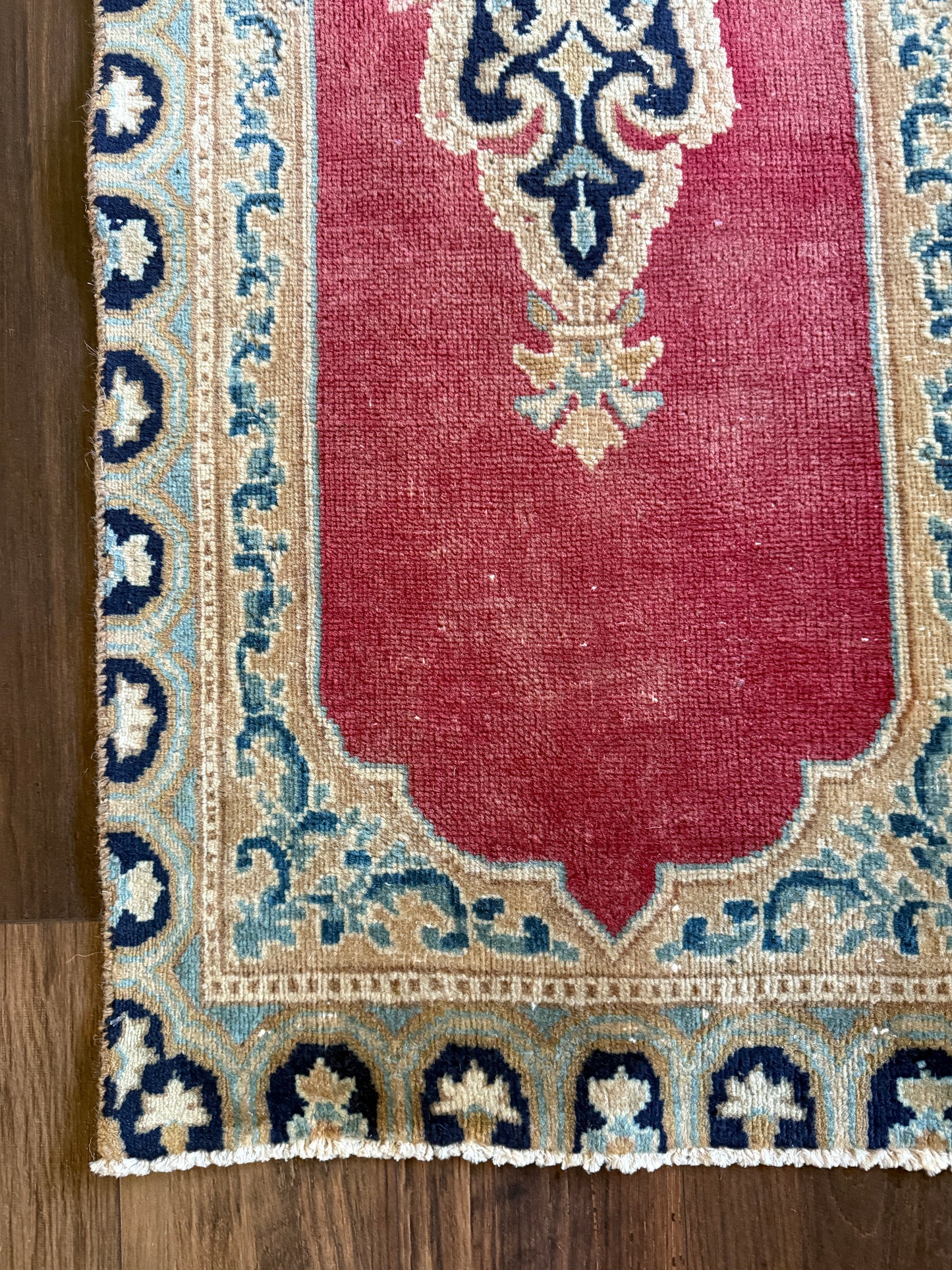 Vintage Persian Runner Rug No. R1185 - 1.8' x 4.0'