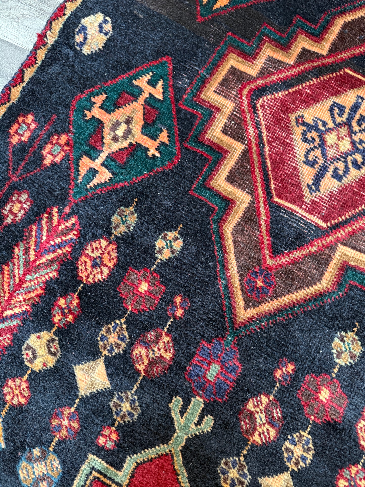 Vintage Persian Area Rug No. A1187 - 3.3'x7'