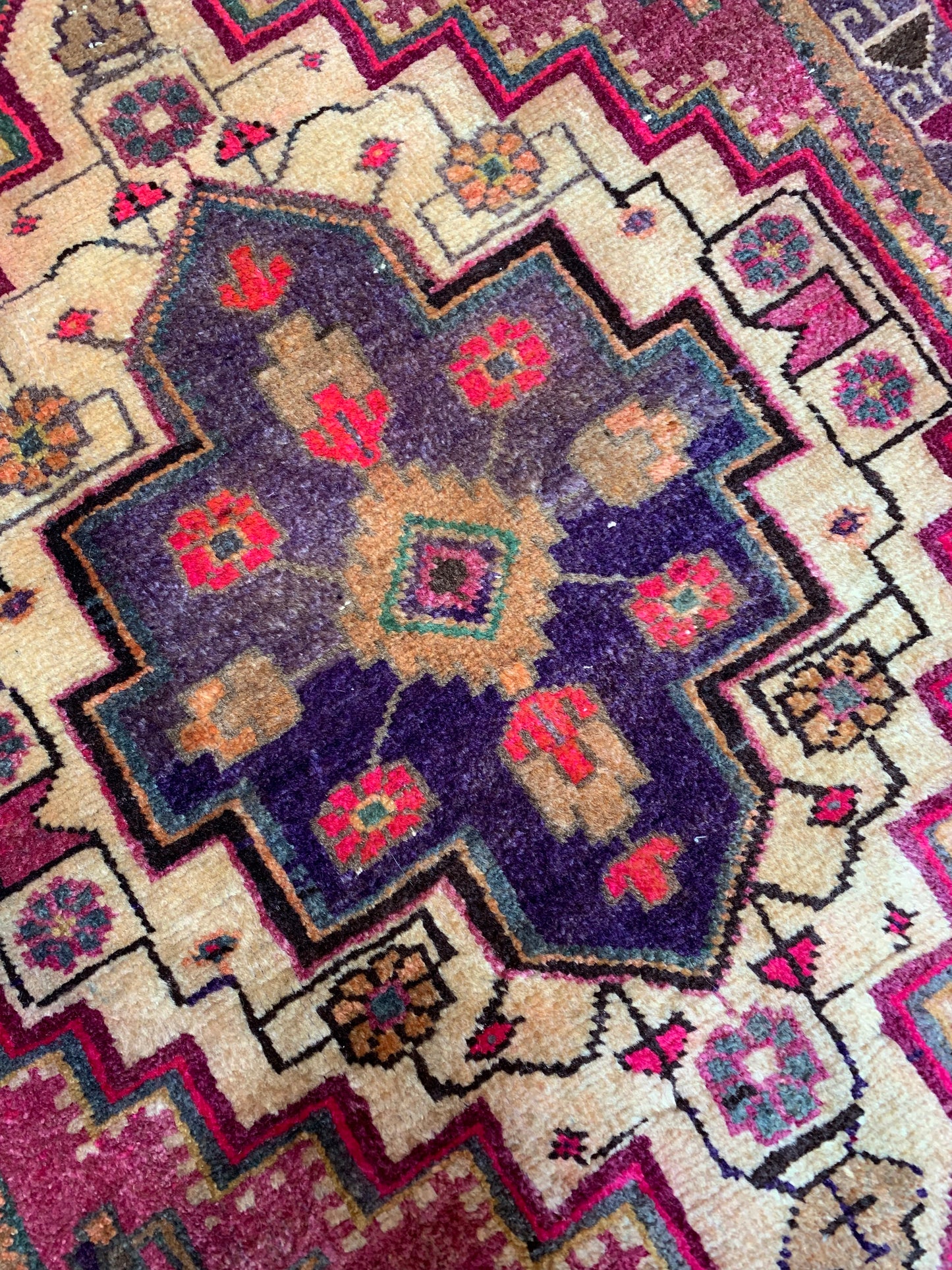 Vintage Persian Area Rug No. A1170 - 2.8' x 4.3'