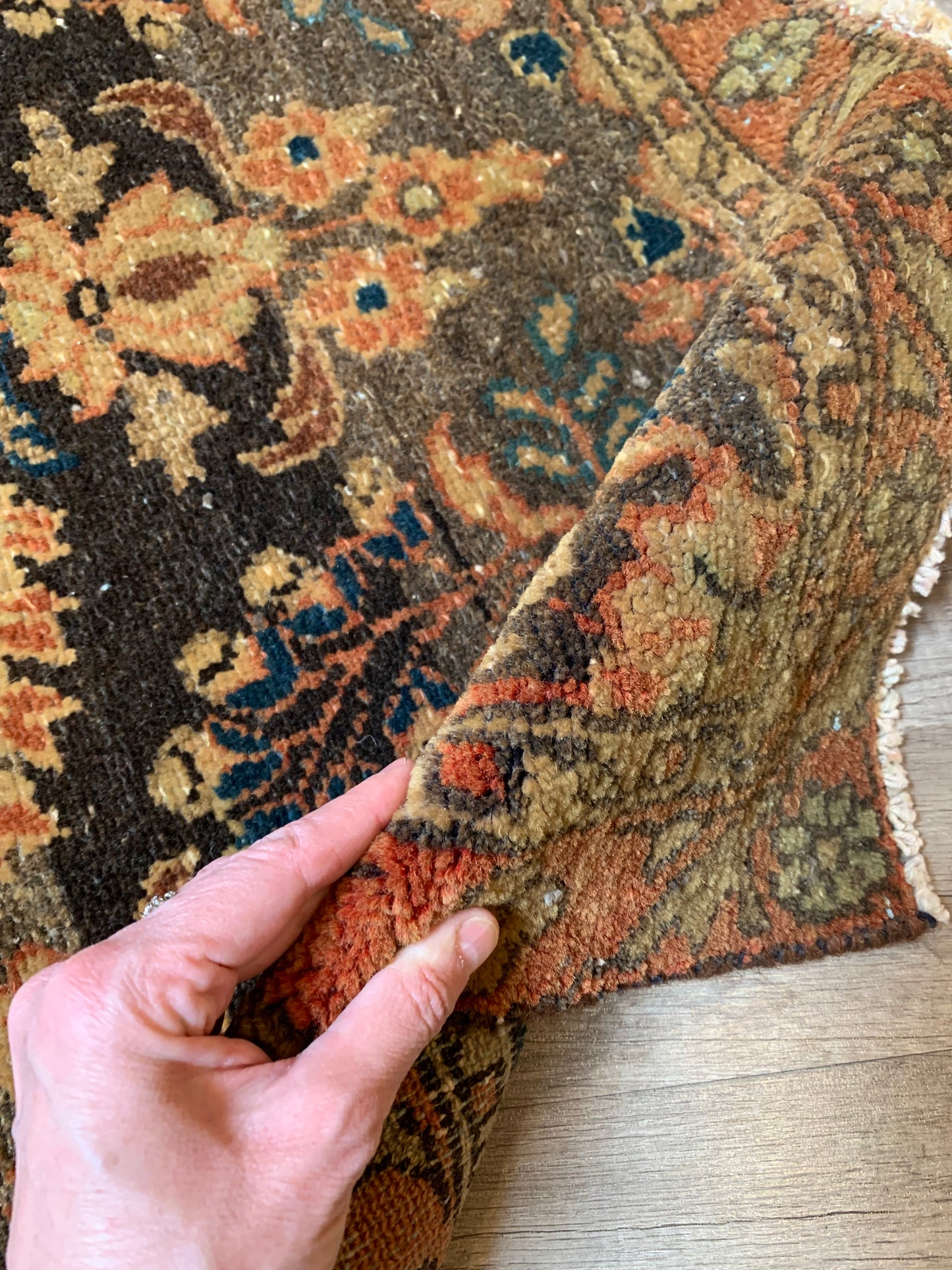 Vintage Persian Runner Rug No. R1172 - 2.7' x 9.3'