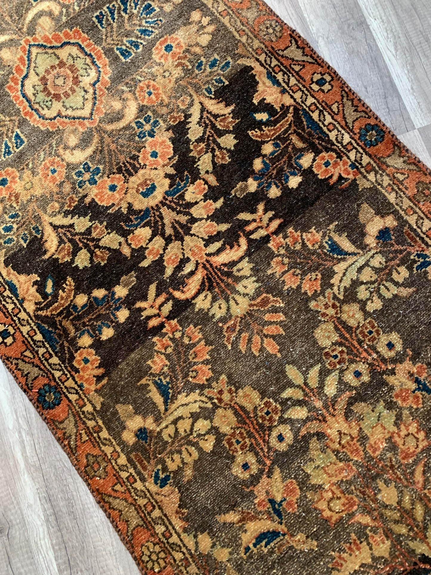 Vintage Persian Runner Rug No. R1172 - 2.7' x 9.3'
