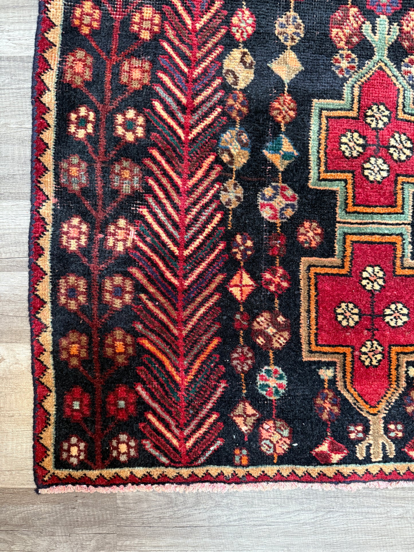 Vintage Persian Area Rug No. A1187 - 3.3'x7'