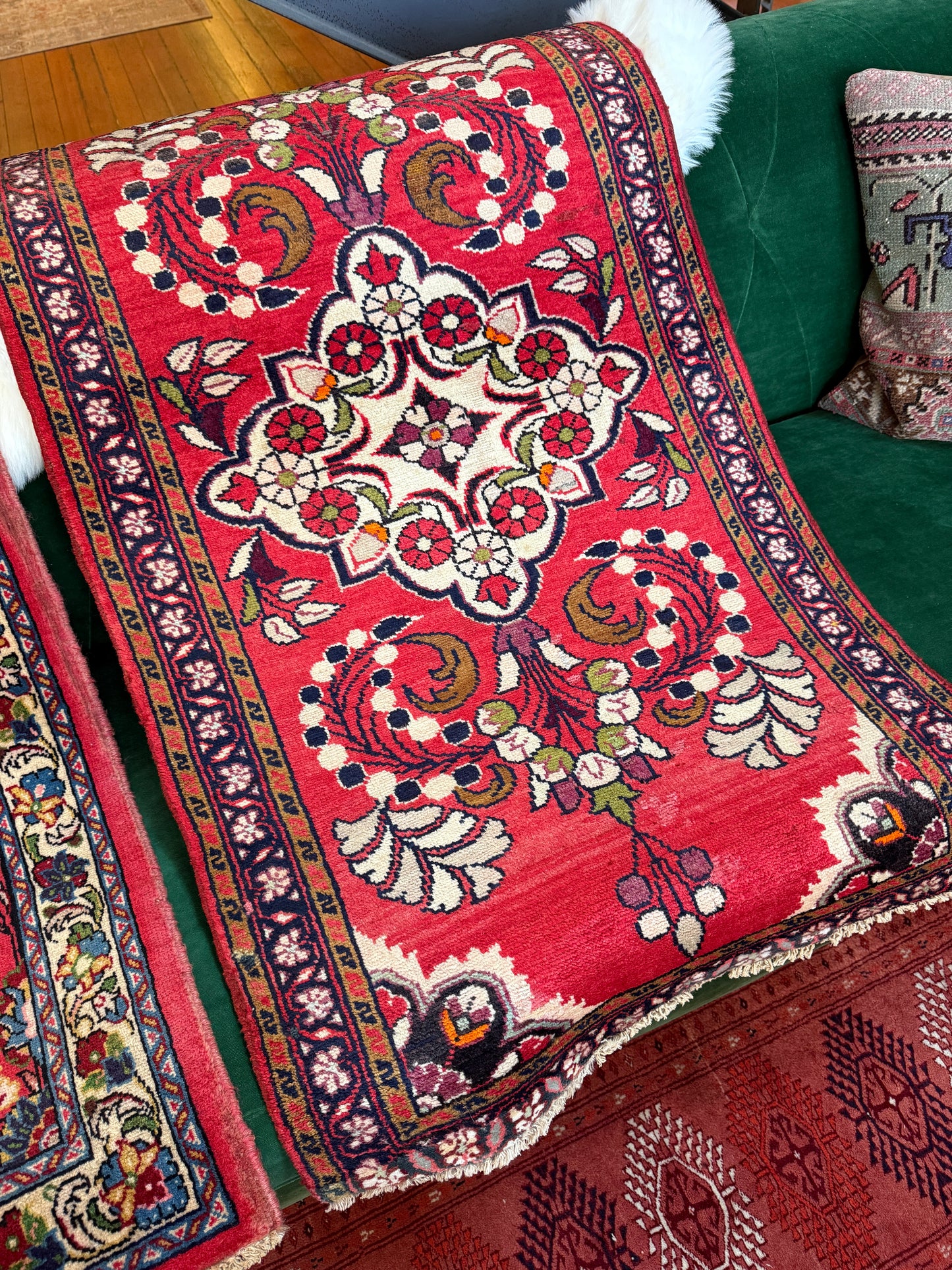 Vintage Persian Bakhtiari Rug No. R1202 - 2.3' x 4.3'