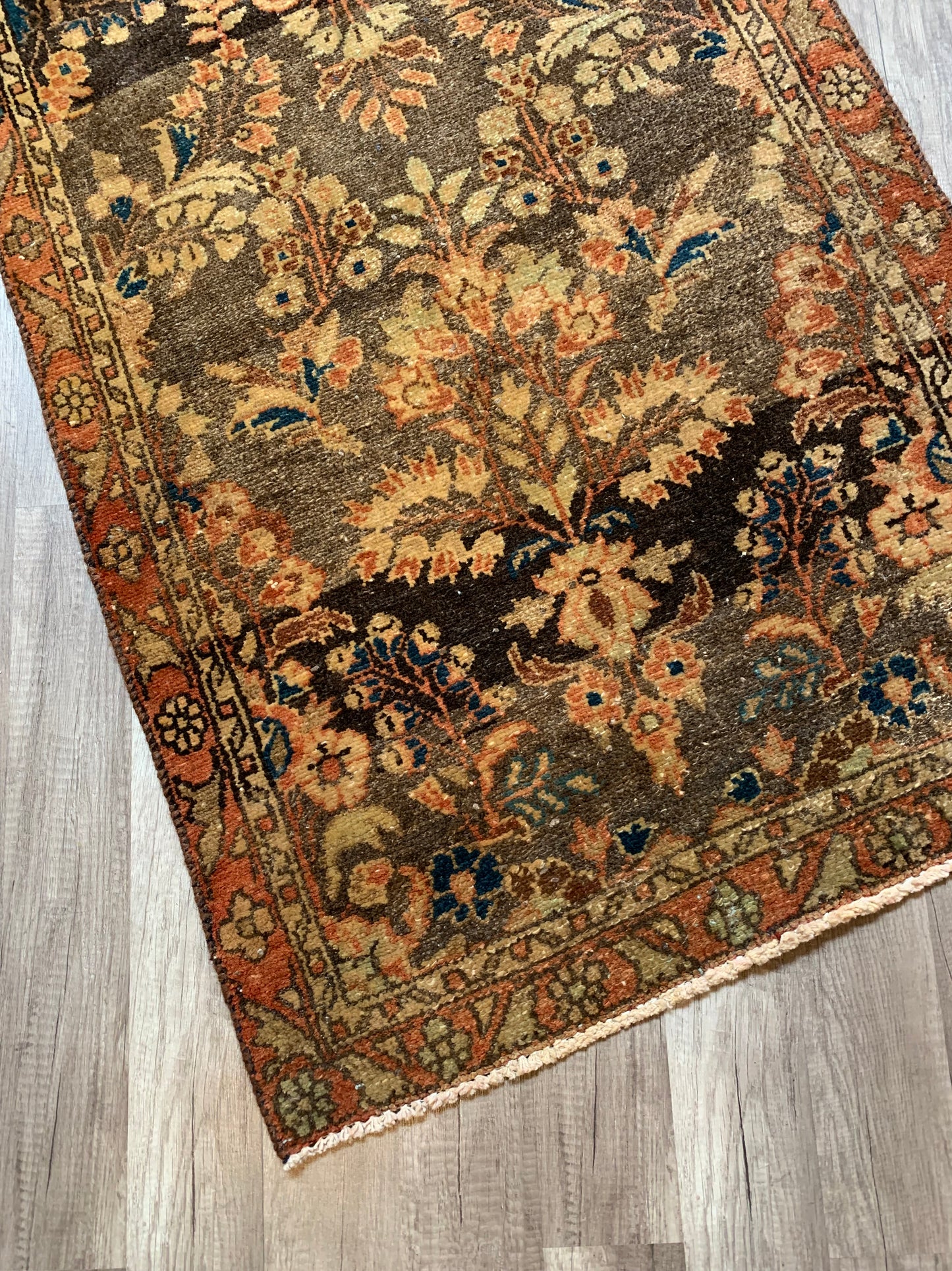 Vintage Persian Runner Rug No. R1172 - 2.7' x 9.3'