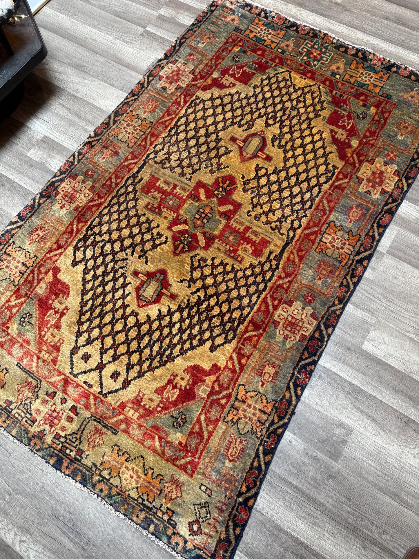 Vintage Persian Area Rug No. A1188 - 3.6' x5.9'