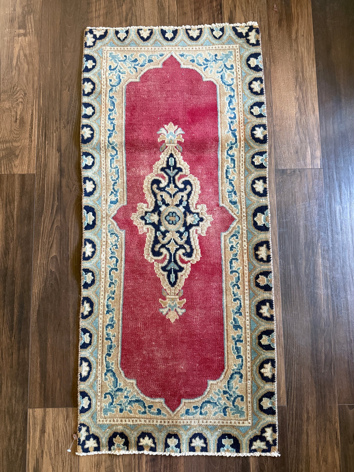 Vintage Persian Runner Rug No. R1185 - 1.8' x 4.0'