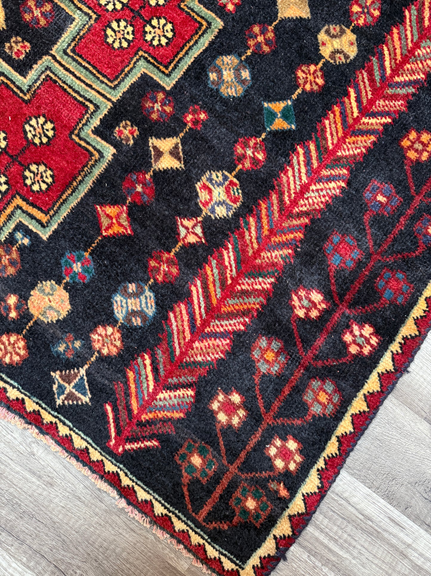 Vintage Persian Area Rug No. A1187 - 3.3'x7'