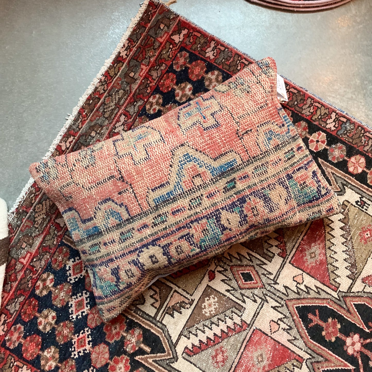 No. P294 - 16" X 24" Turkish Rug Pillow Cover
