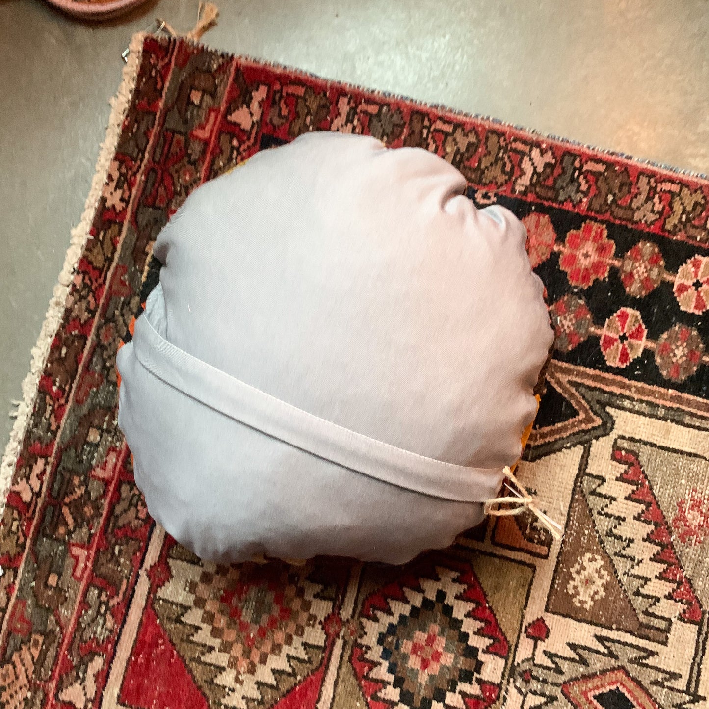 No. P293 - 16" Round Turkish Rug Pillow Cover