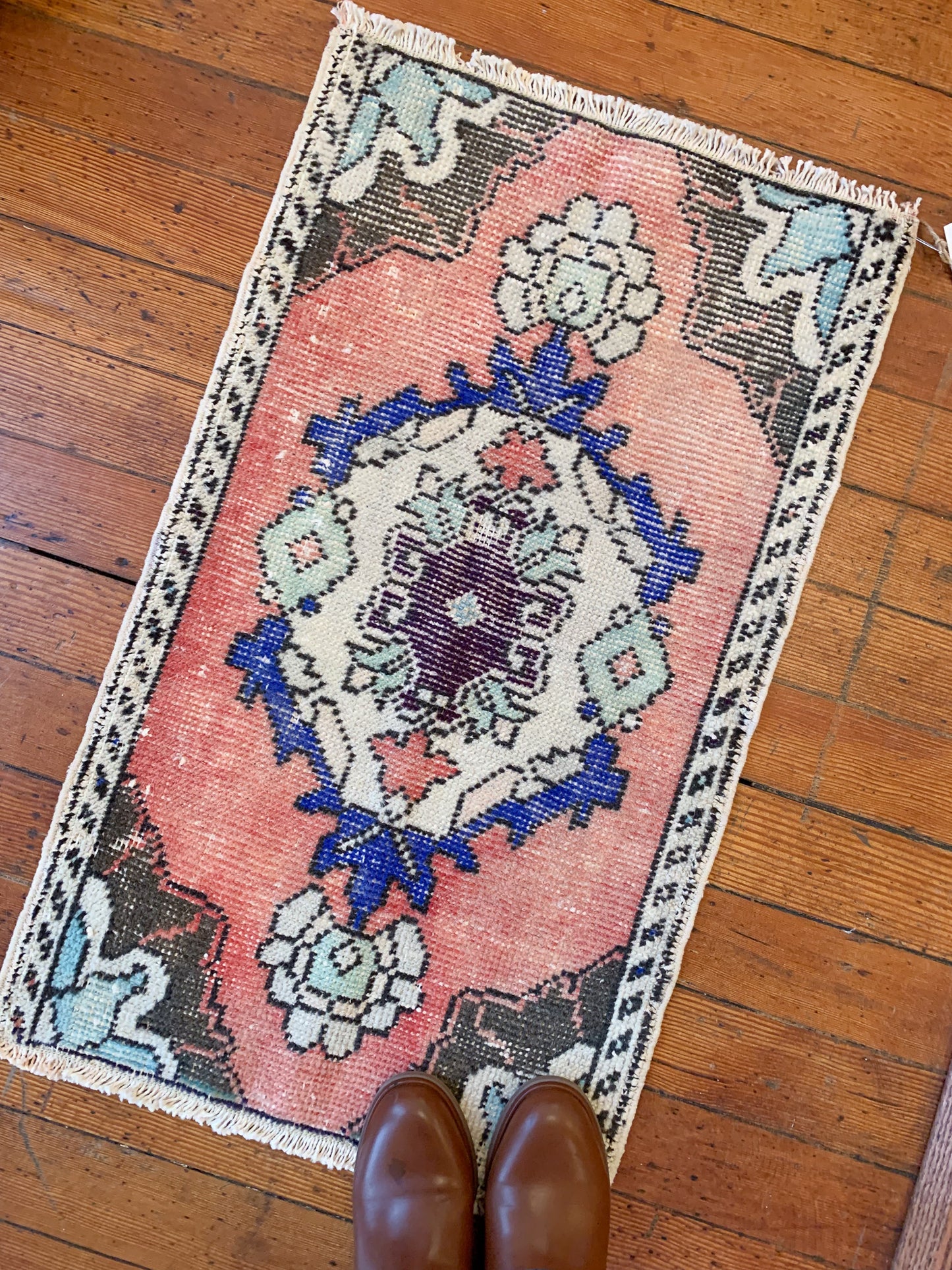 Vintage Turkish Mini Rug 1.7'x2.9' - No. 638