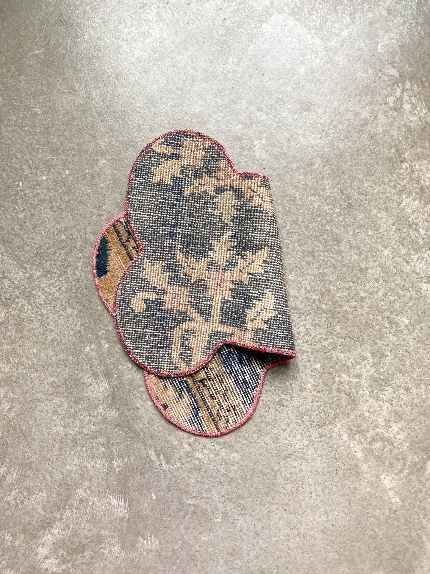 DM133 - Vintage Turkish Rug Pet Mat