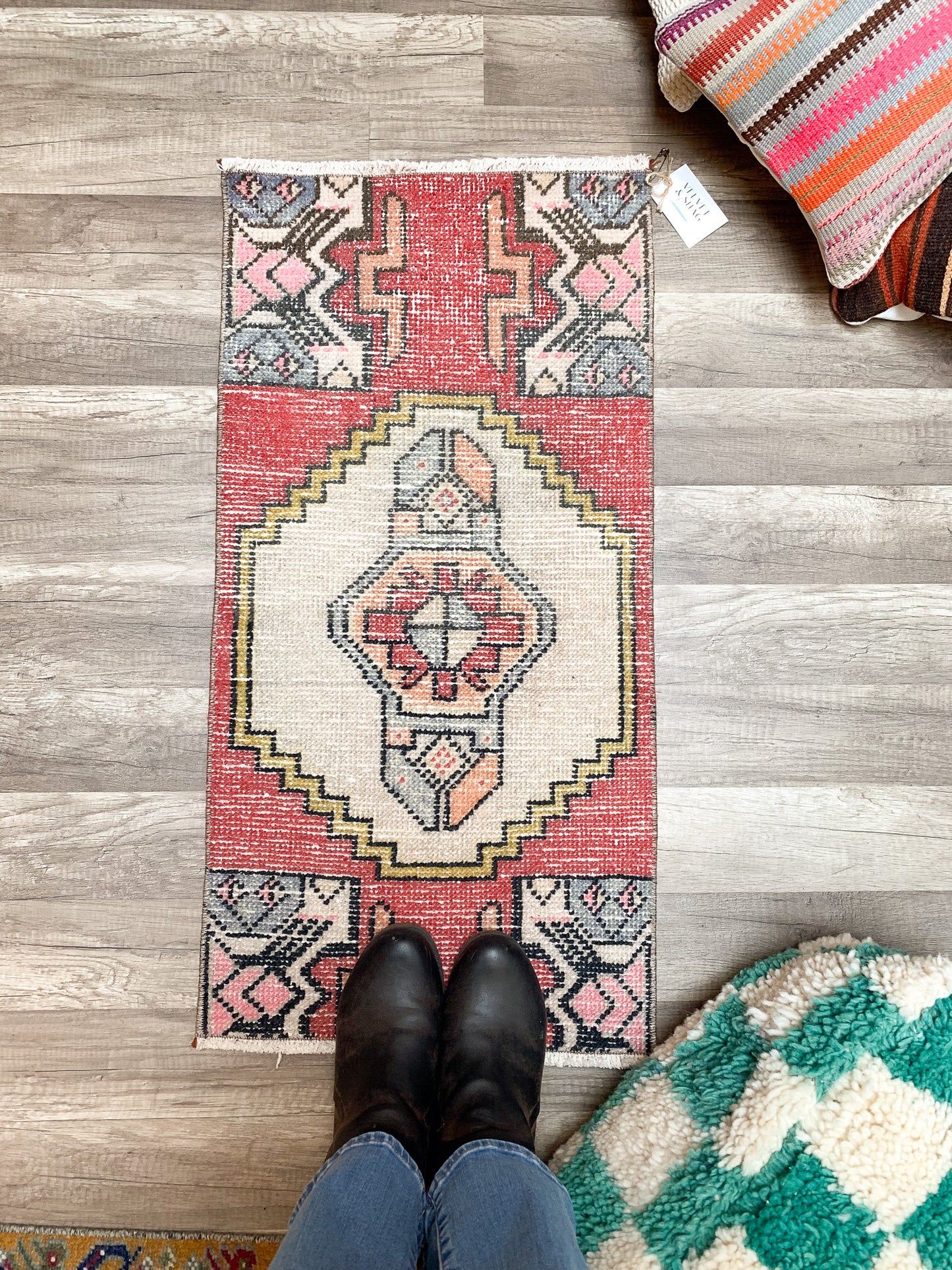 No. 602 - 1.4' x 3.0' Vintage Turkish Mini Rug