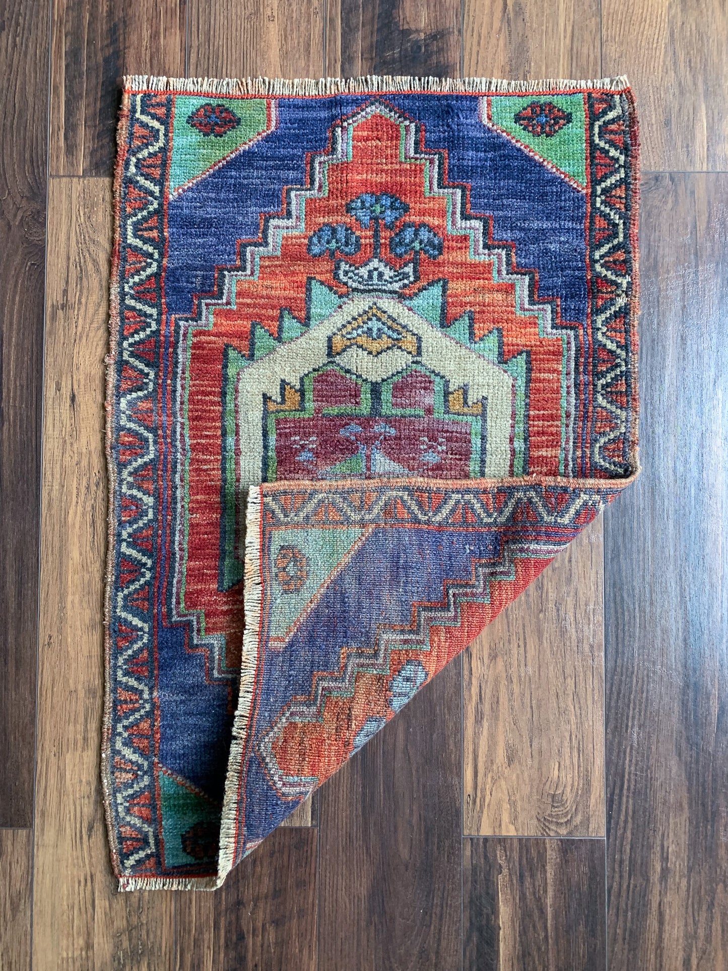 Vintage Turkish Mini Rug 1.7'x2.6' - No. 647