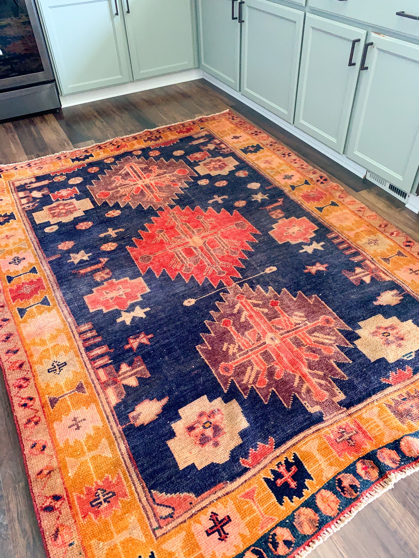 Vintage Persian Area Rug No. A1164 - 5.6' x 7.9'