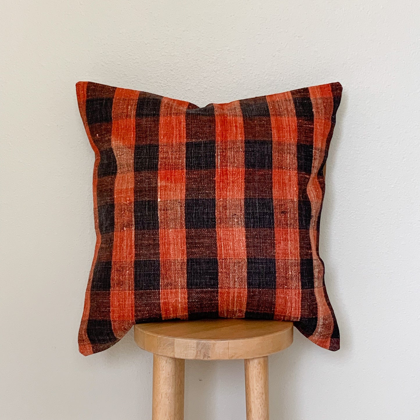 No. P276 - 18" X 18" Turkish Rug Pillow Cover