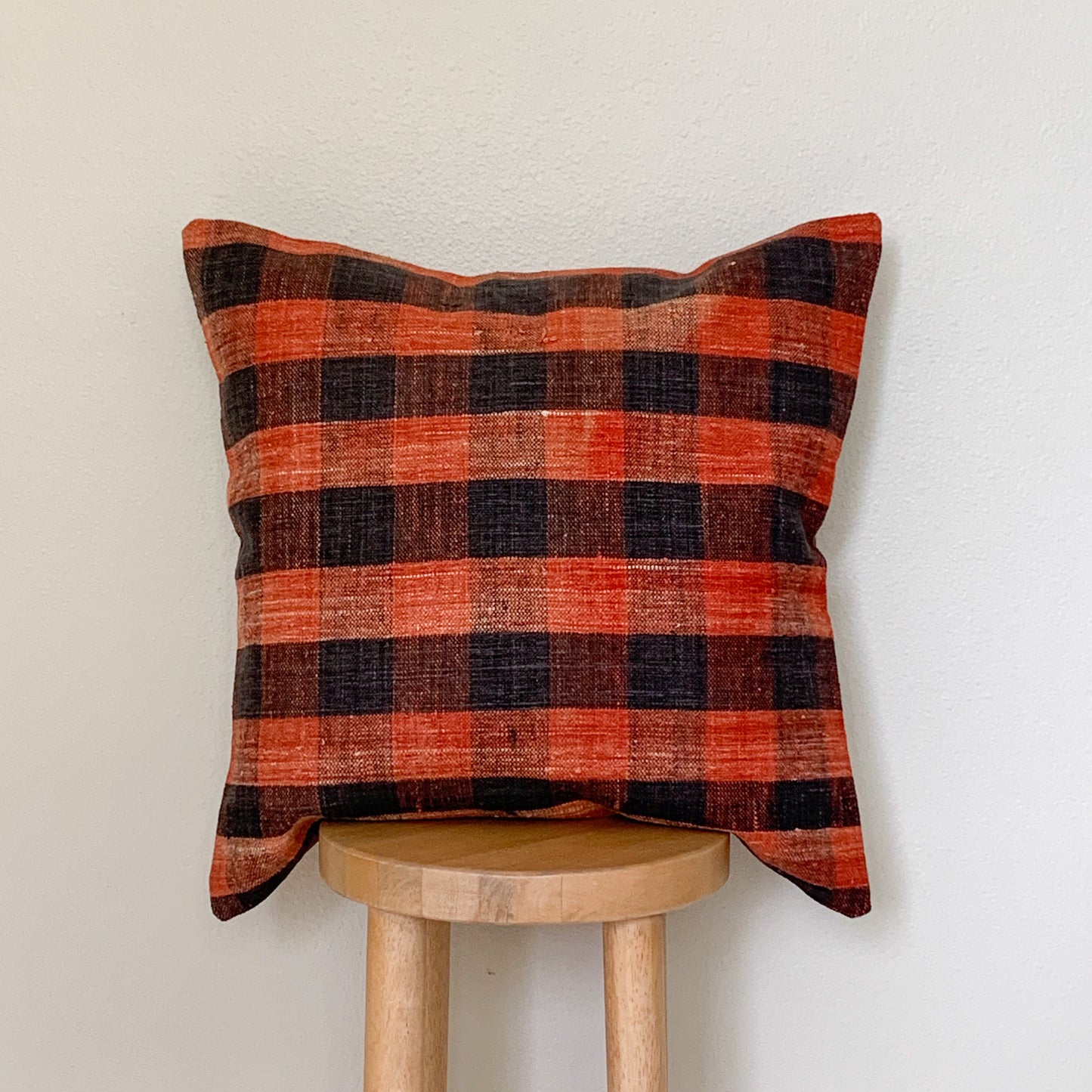 No. P276 - 18" X 18" Turkish Rug Pillow Cover