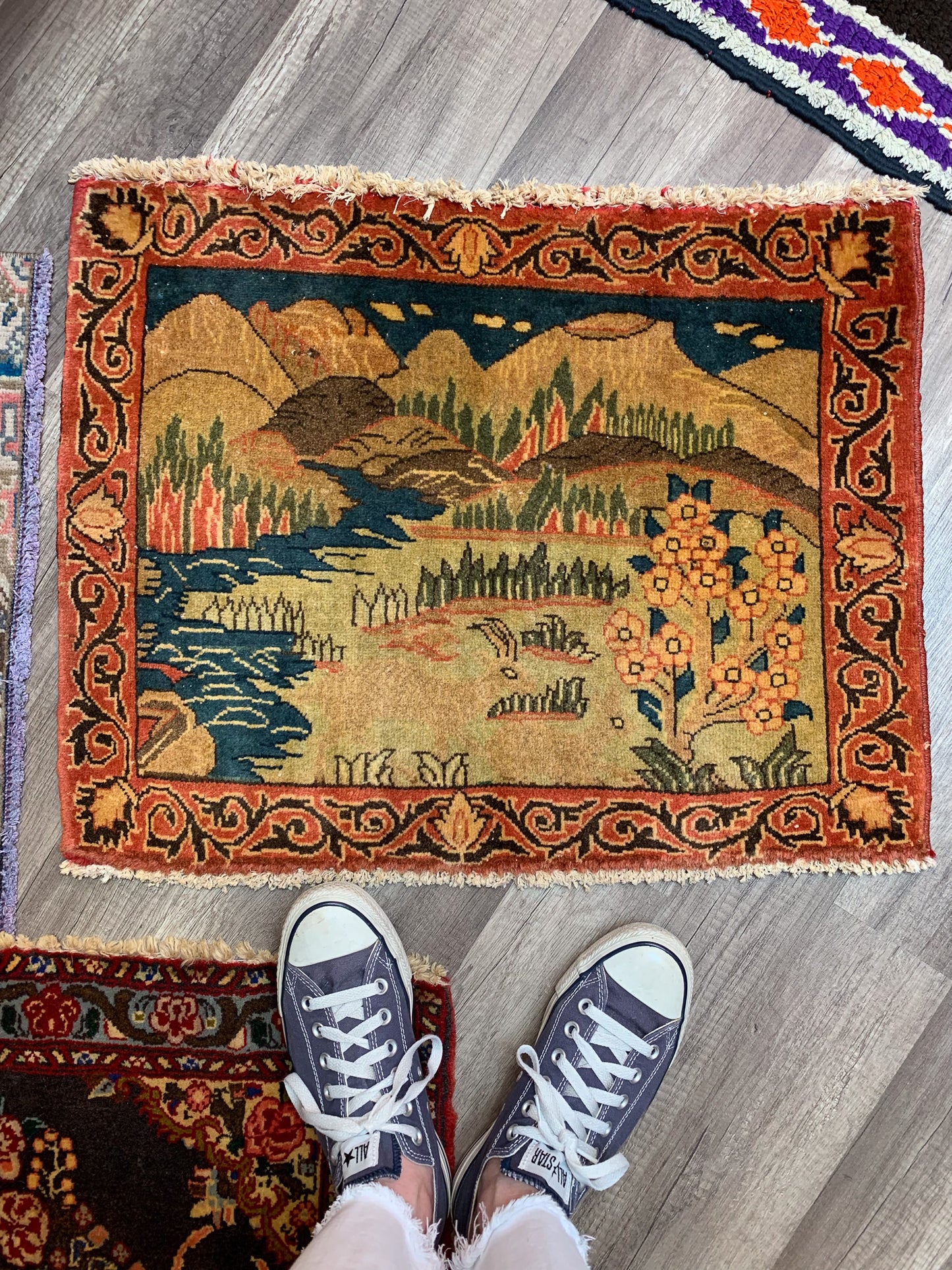 Vintage Persian Pictorial Rug No. PR1169 - 1.8' x 2.1'