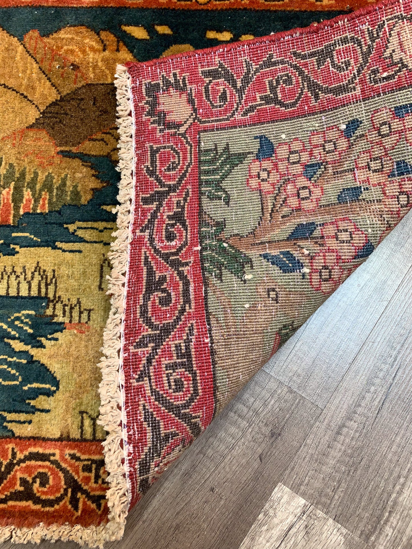 Vintage Persian Pictorial Rug No. PR1169 - 1.8' x 2.1'