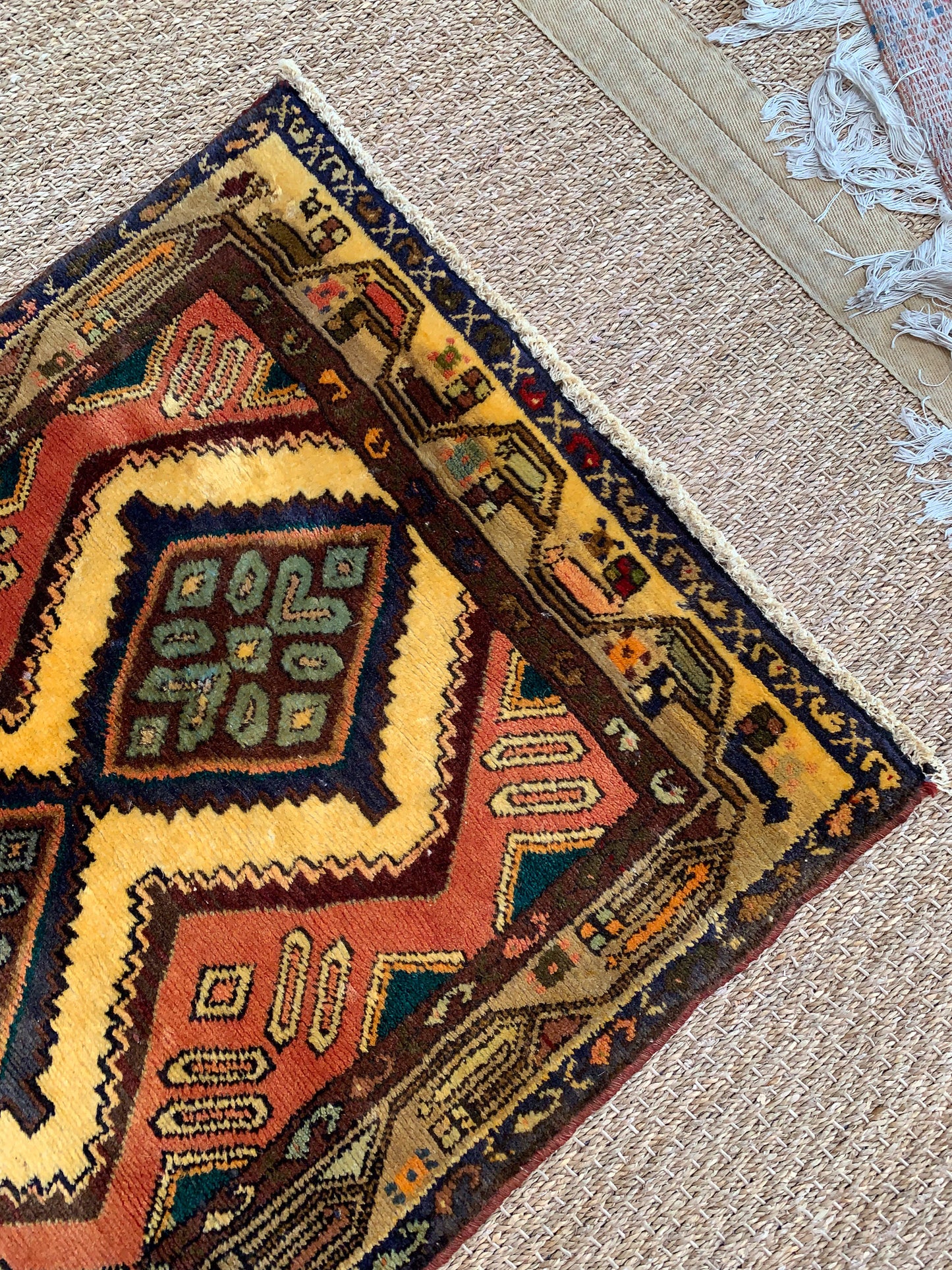 Vintage Persian Runner Rug No. R1168 - 2.5' x 9'