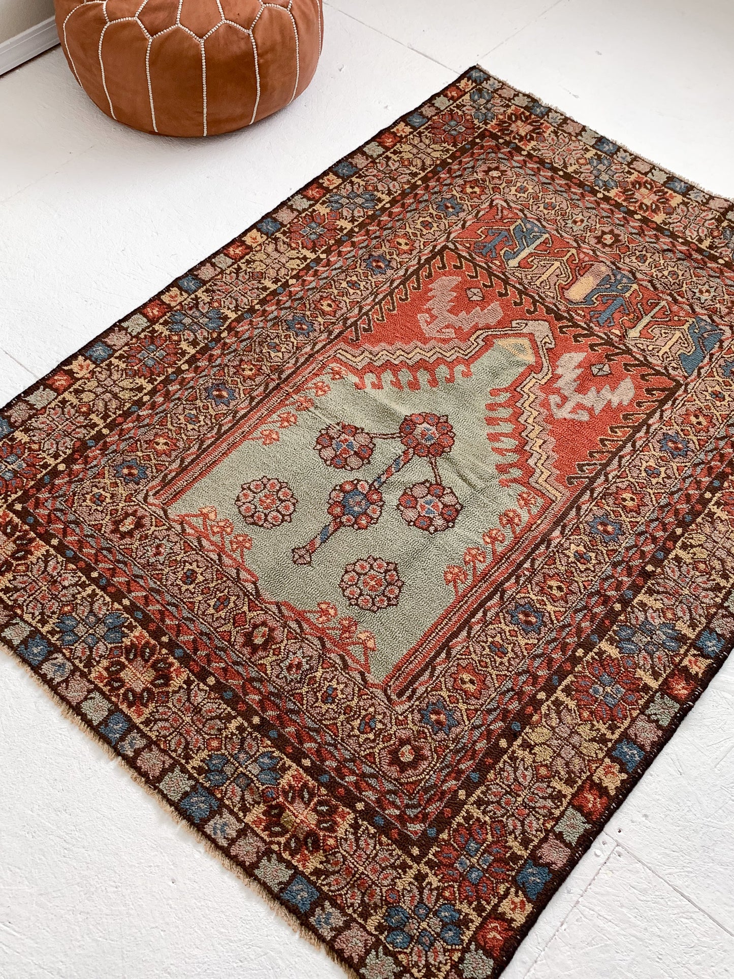 Vintage Turkish Prayer Area Rug - 3.9' x 5.6'