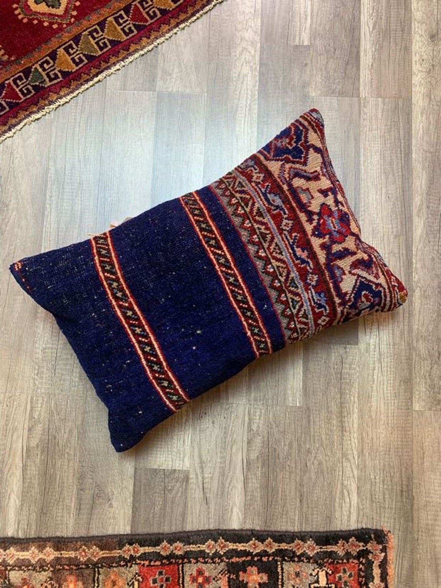 No. P384 - 16" X 24" Turkish Rug Pillow Cover