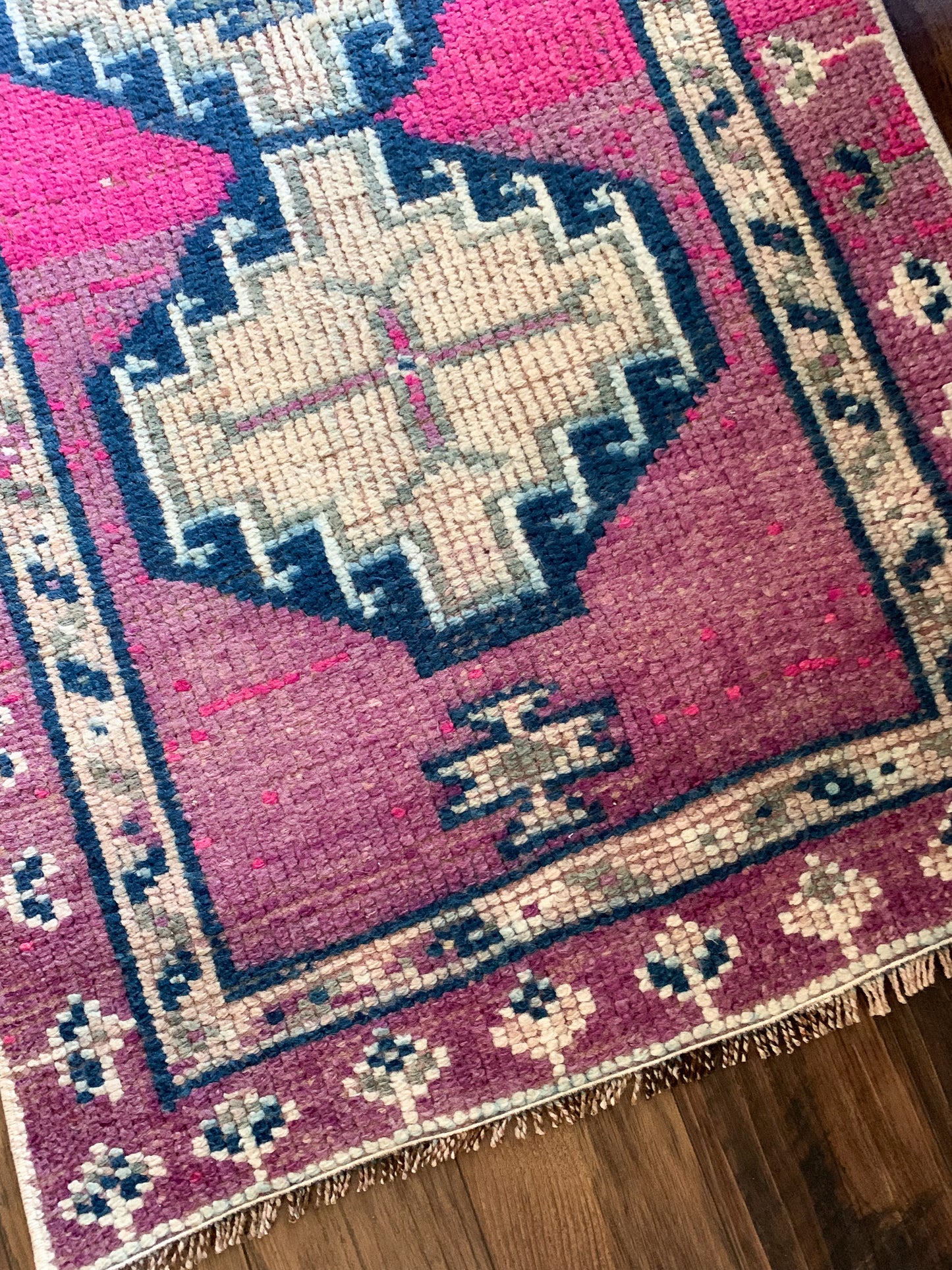 R1129 - 2.6' x 11.5' Vintage Turkish Herki Runner Rug