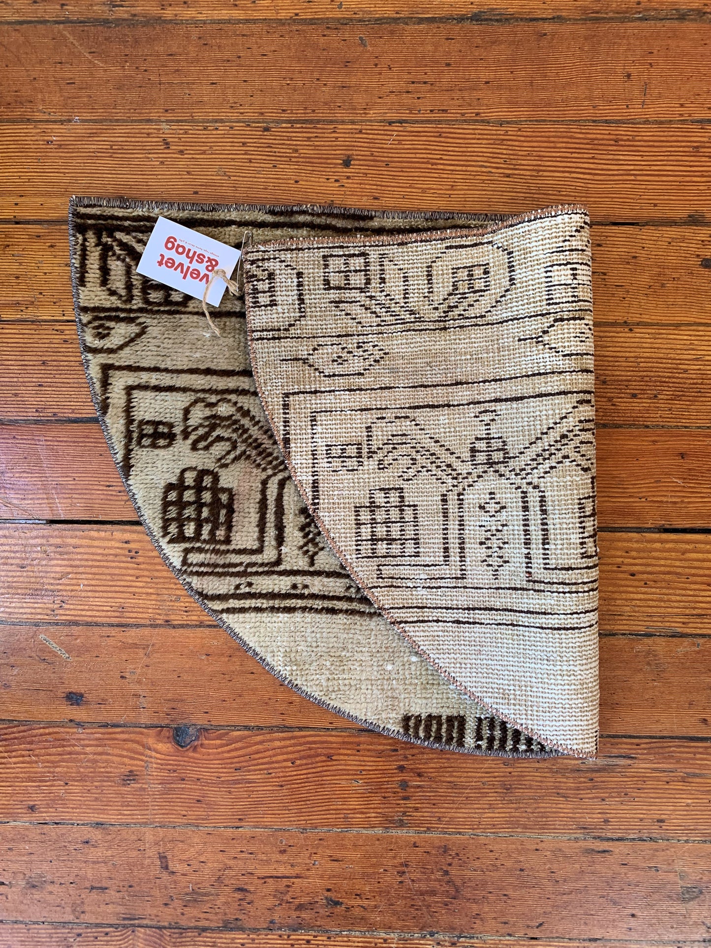 Vintage Turkish Mini Semi Circle Rug 1.5'x2.5' - No. SC101