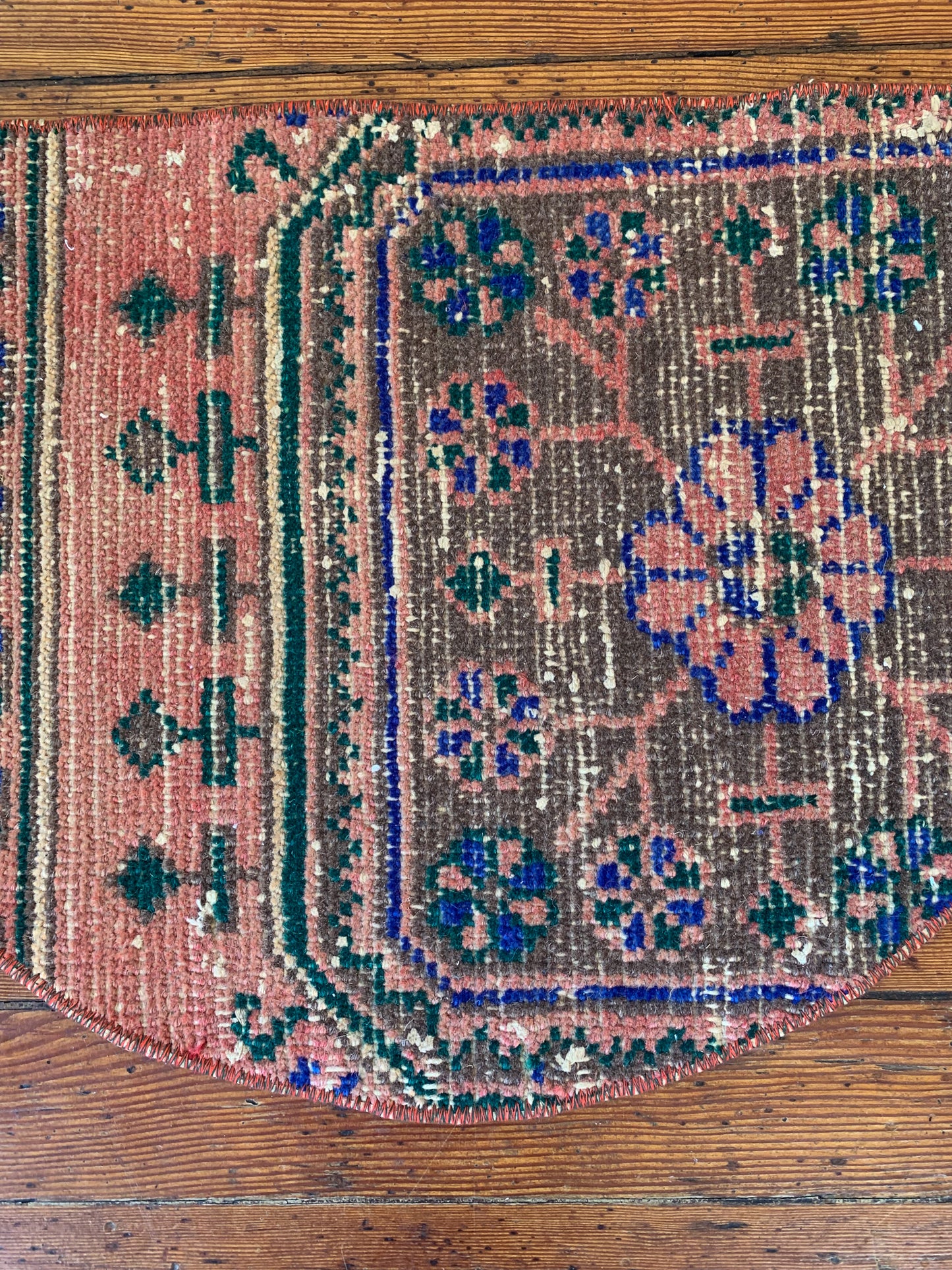 Reserved for Wendy - Vintage Turkish Mini Semi Circle Rug 1.5'x2.5' - No. SC105