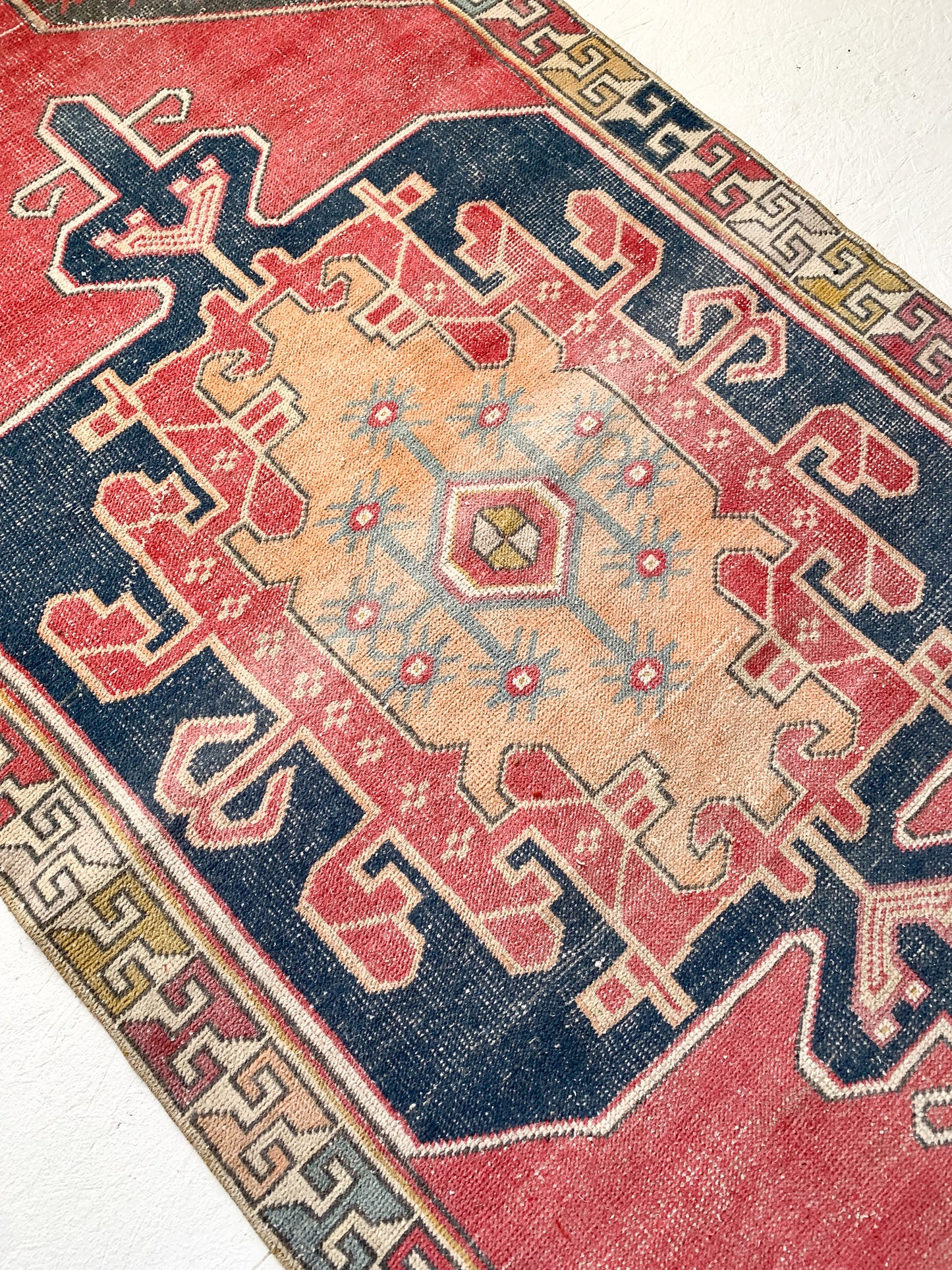 No. A1076 - 4.1' x 8.4' Vintage Turkish Area Rug