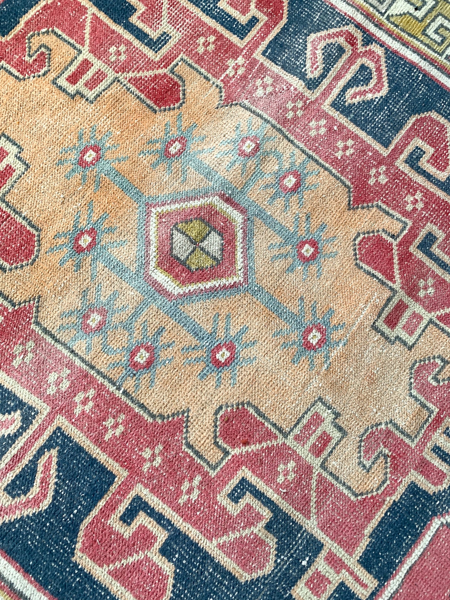 No. A1076 - 4.1' x 8.4' Vintage Turkish Area Rug