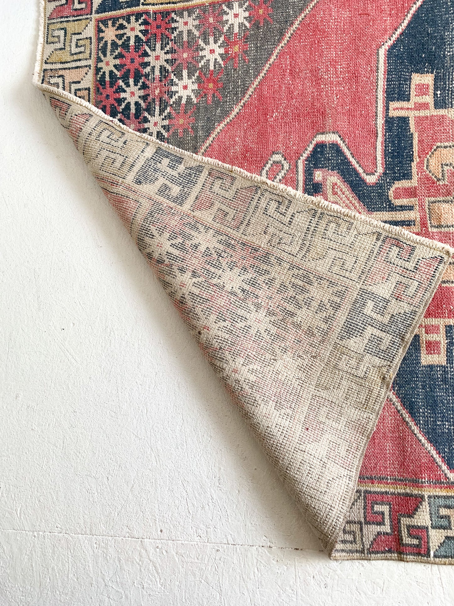 No. A1076 - 4.1' x 8.4' Vintage Turkish Area Rug