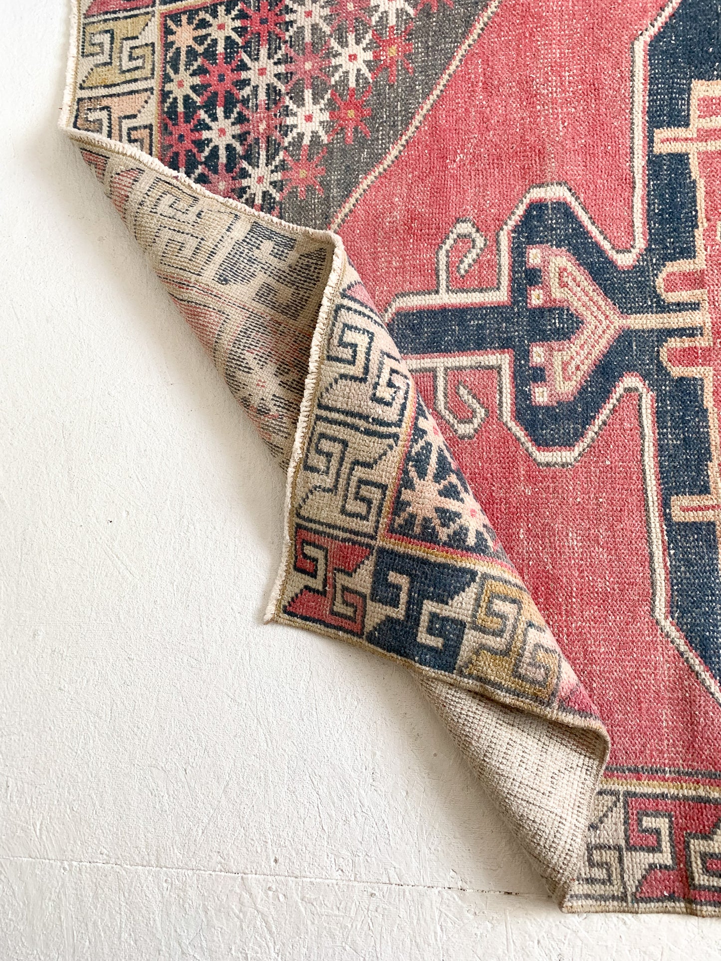 No. A1076 - 4.1' x 8.4' Vintage Turkish Area Rug