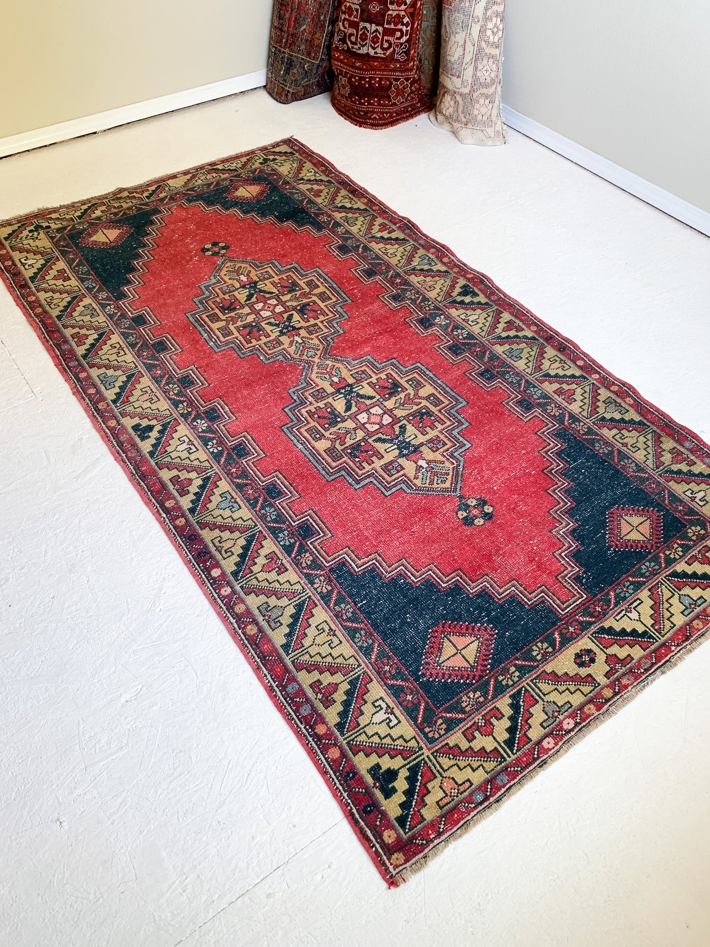 No. A1060 - 3.8' x 7.1' Vintage Turkish Area Rug