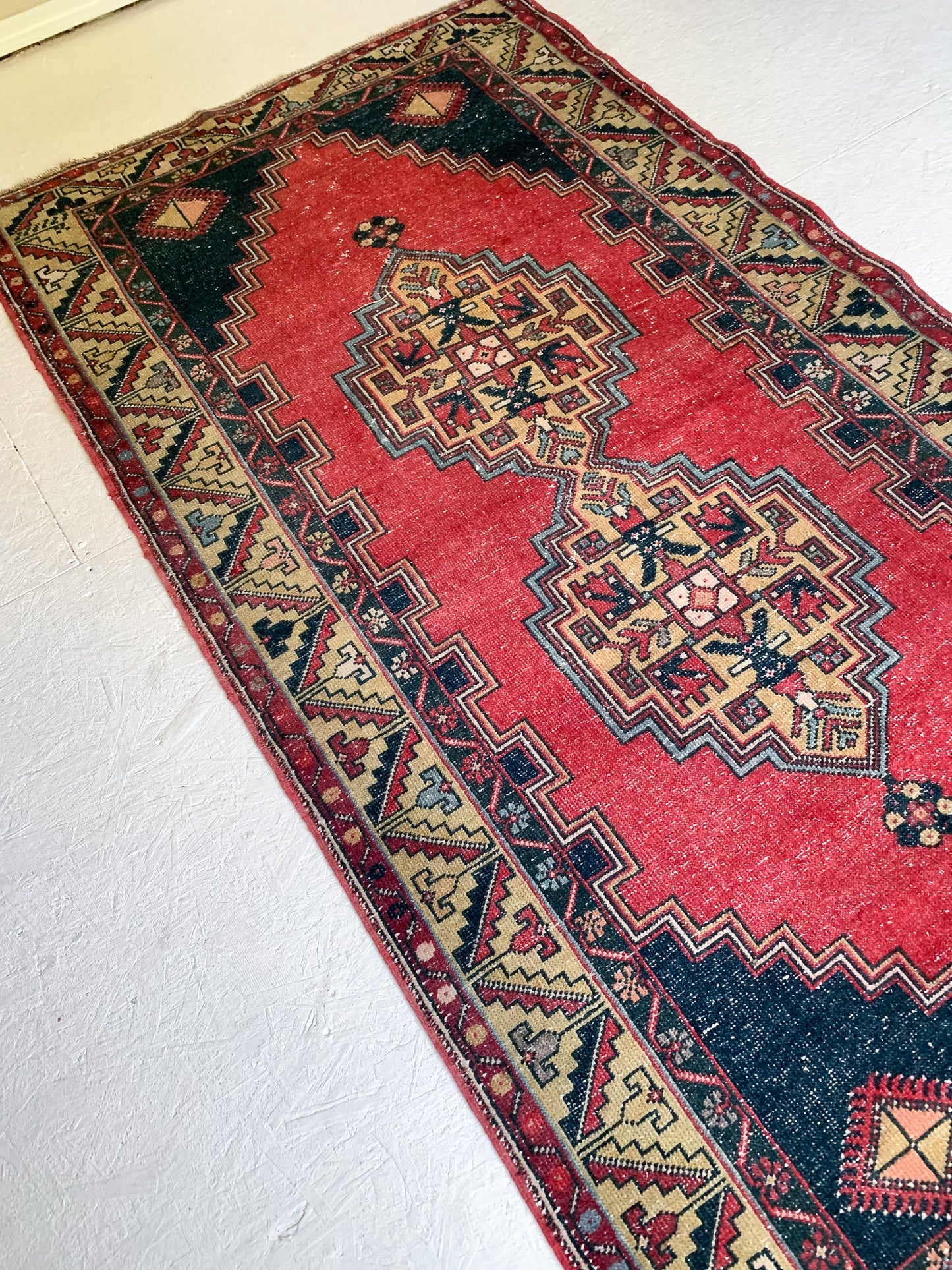 No. A1060 - 3.8' x 7.1' Vintage Turkish Area Rug