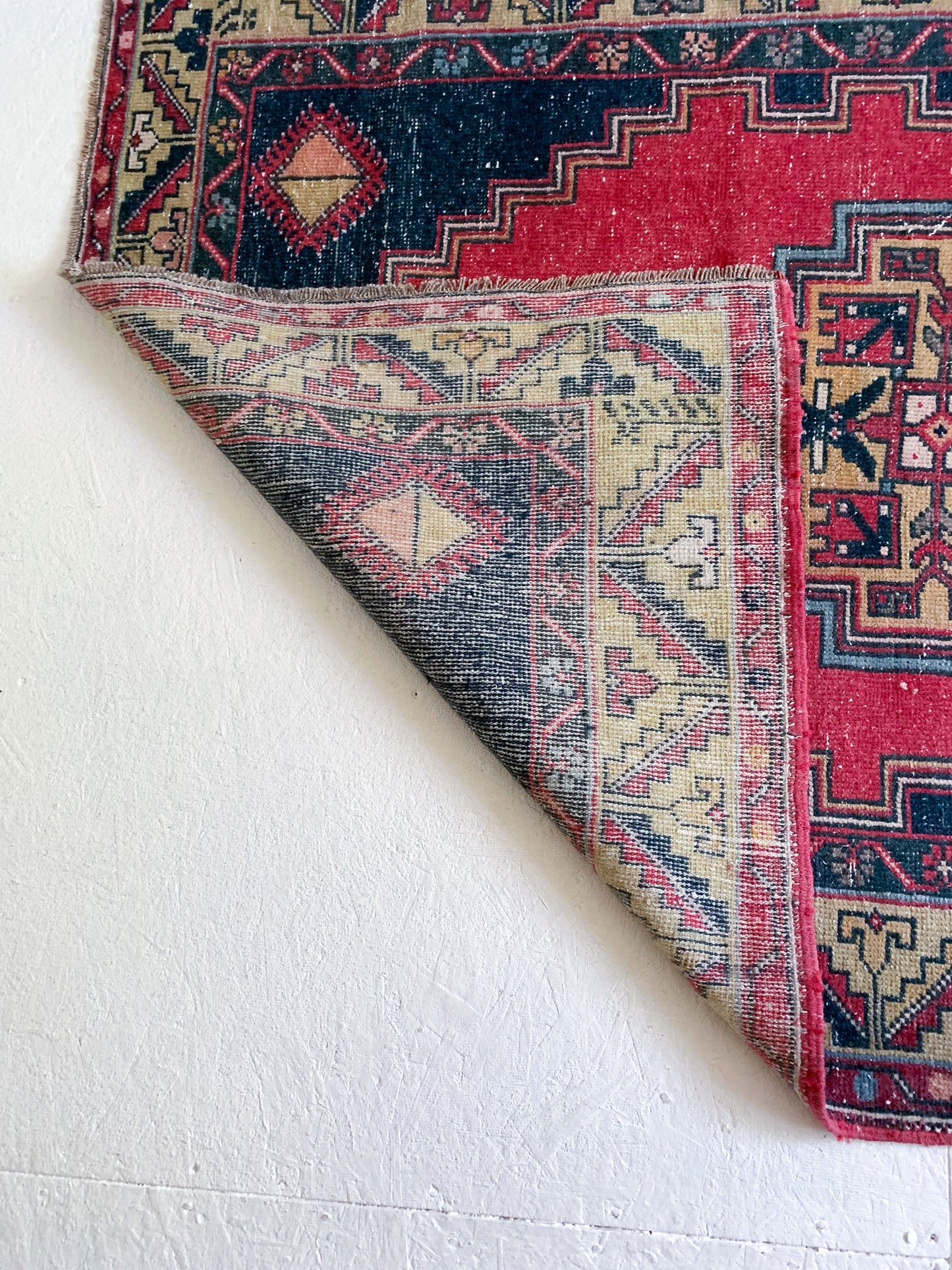 No. A1060 - 3.8' x 7.1' Vintage Turkish Area Rug