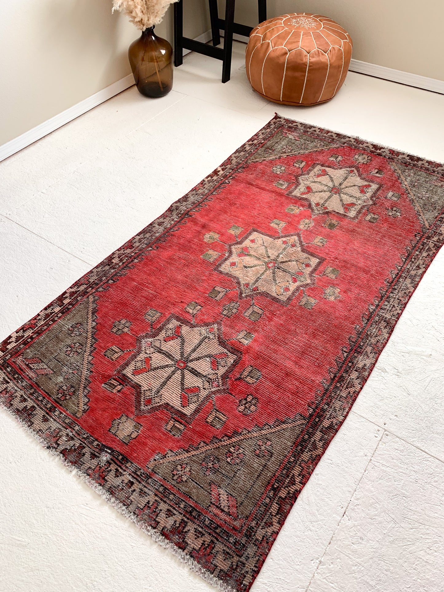 No. A1071 - 3.3' x 6.2' Vintage Turkish Area Rug