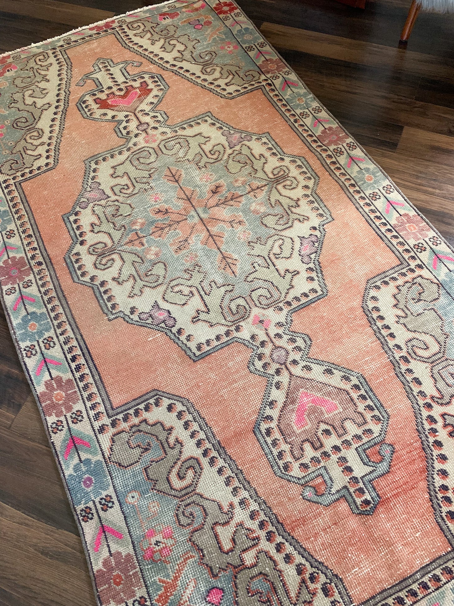 Vintage Turkish Area Rug No. A1180 - 4.1' x 7.6'