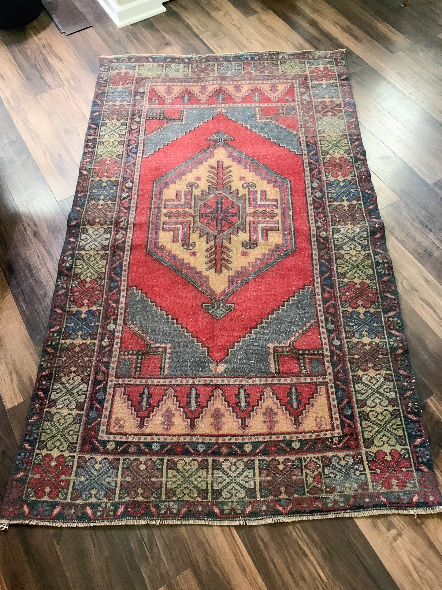 Vintage Turkish Area Rug No. A1182 - 3.8' x 6.4'