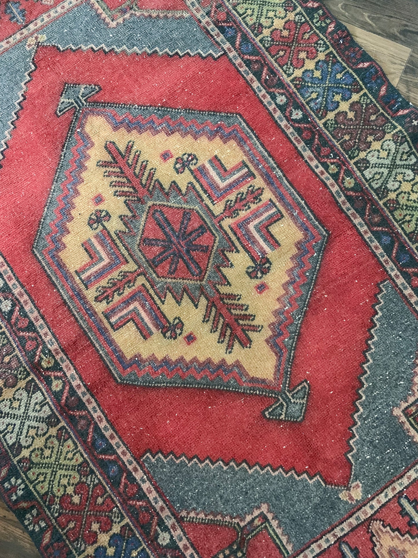 Vintage Turkish Area Rug No. A1182 - 3.8' x 6.4'