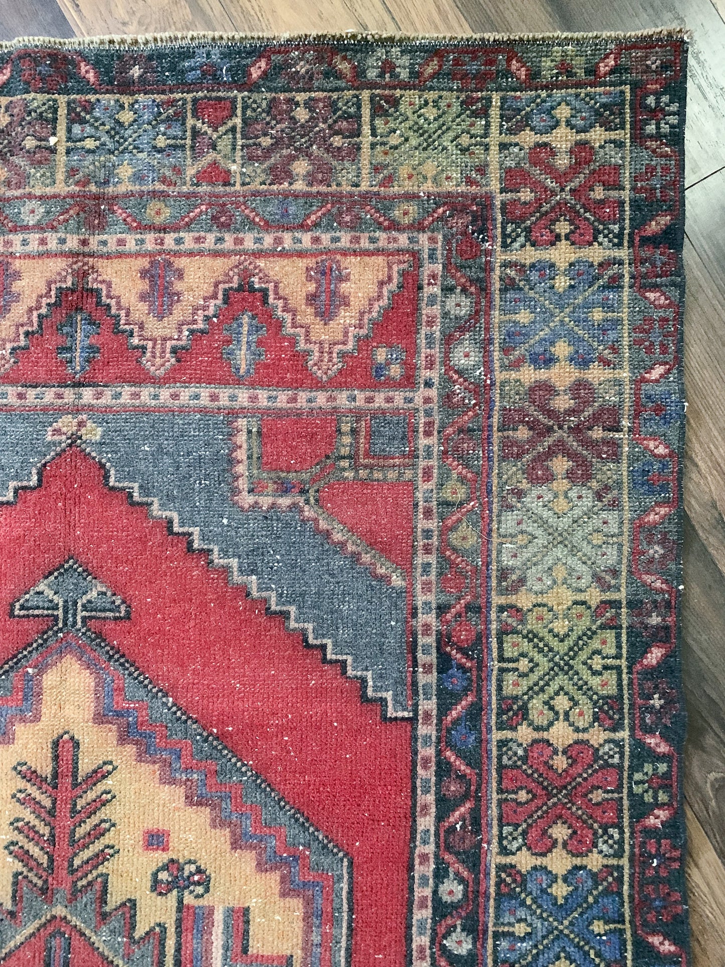 Vintage Turkish Area Rug No. A1182 - 3.8' x 6.4'