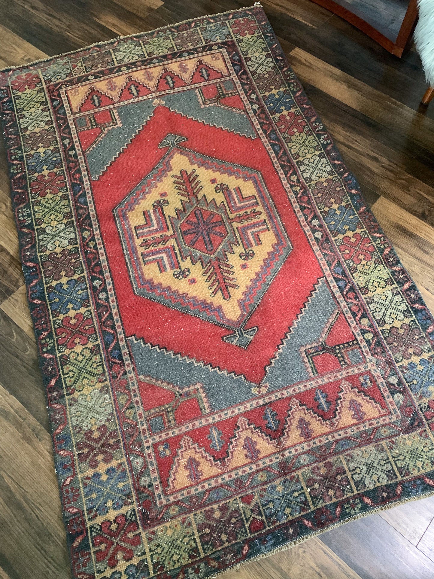 Vintage Turkish Area Rug No. A1182 - 3.8' x 6.4'