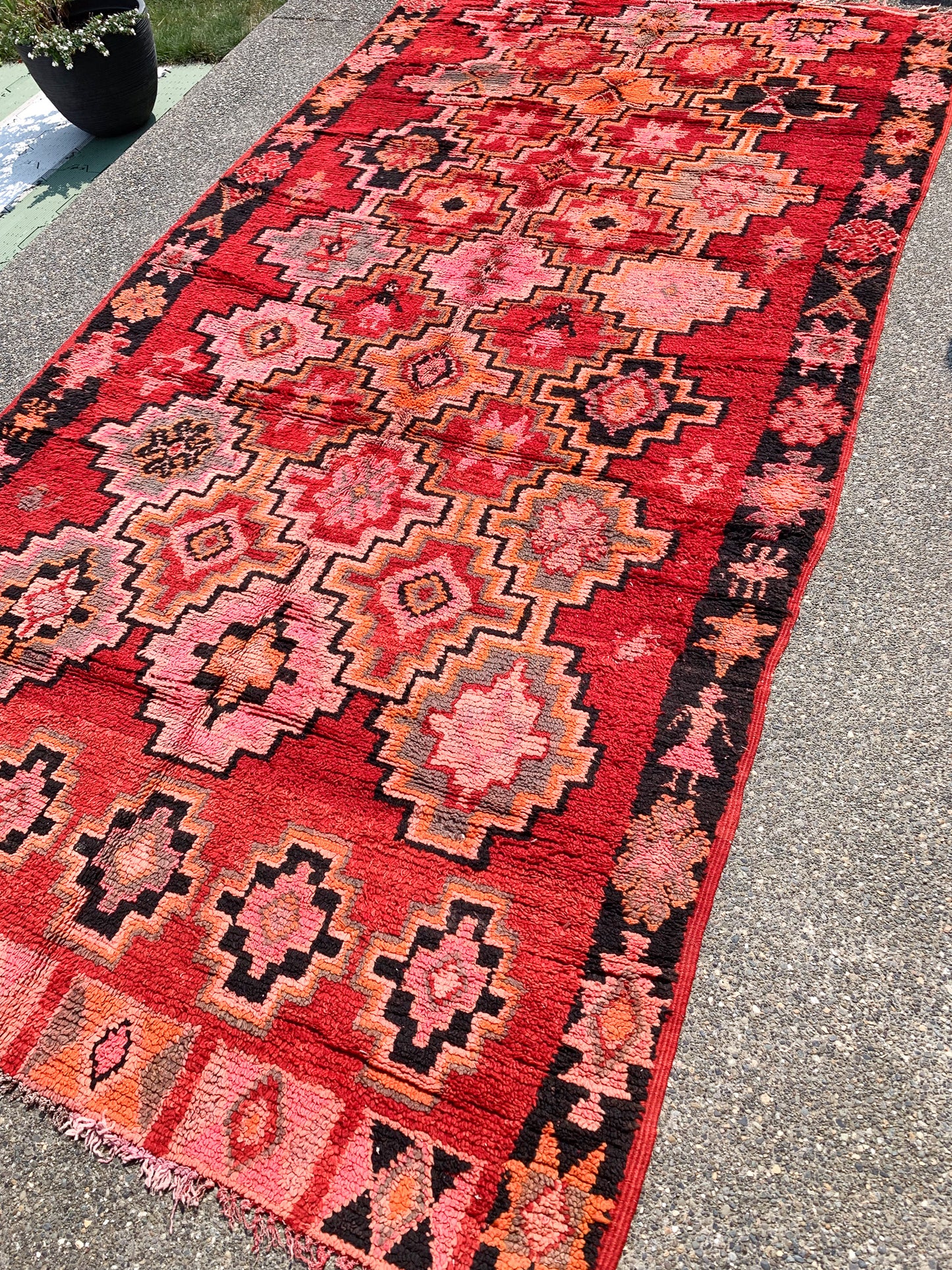 No. A1085 - 6.0' x 11.8' Vintage Moroccan Bejaad Area Rug