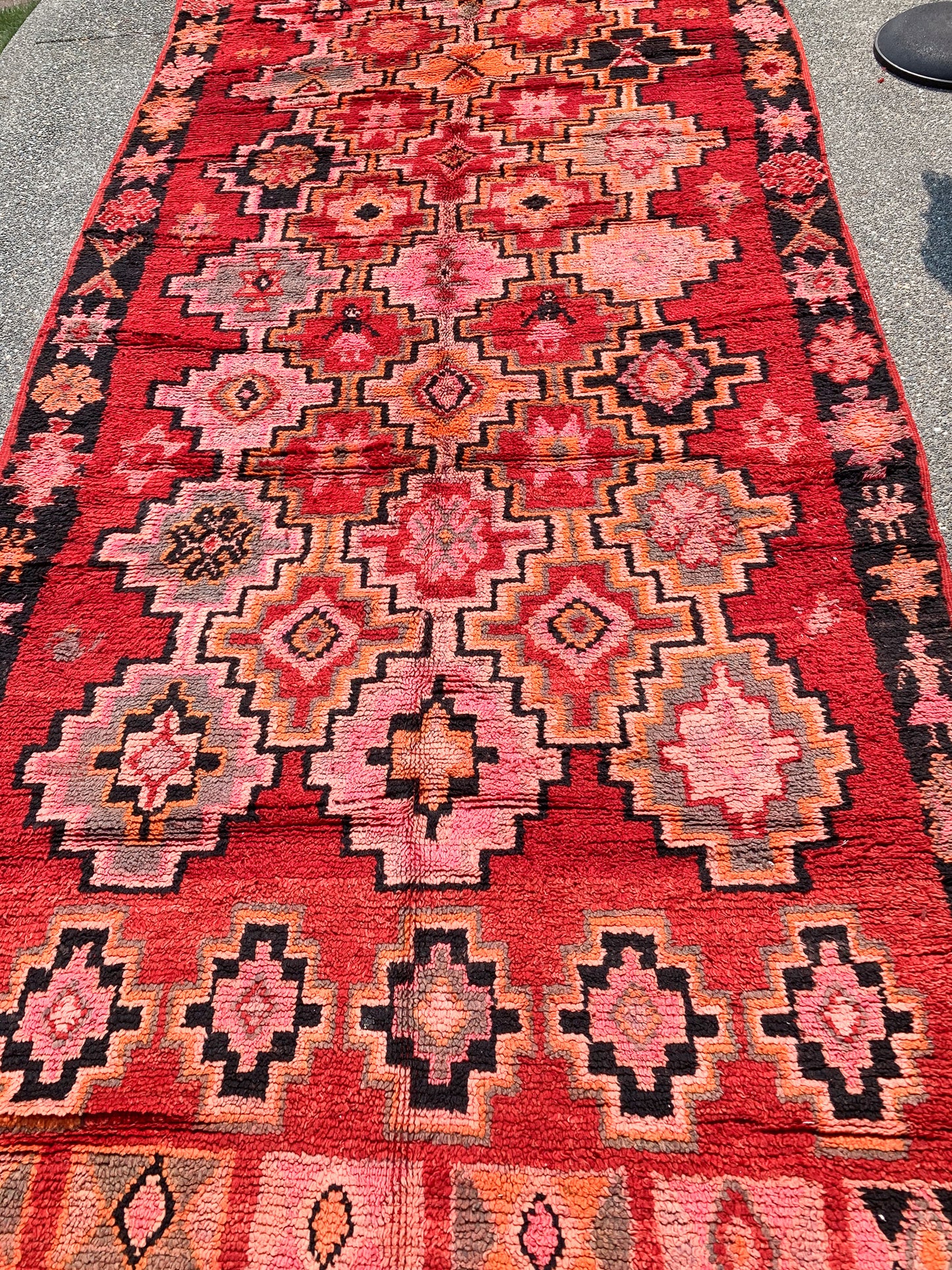 No. A1085 - 6.0' x 11.8' Vintage Moroccan Bejaad Area Rug