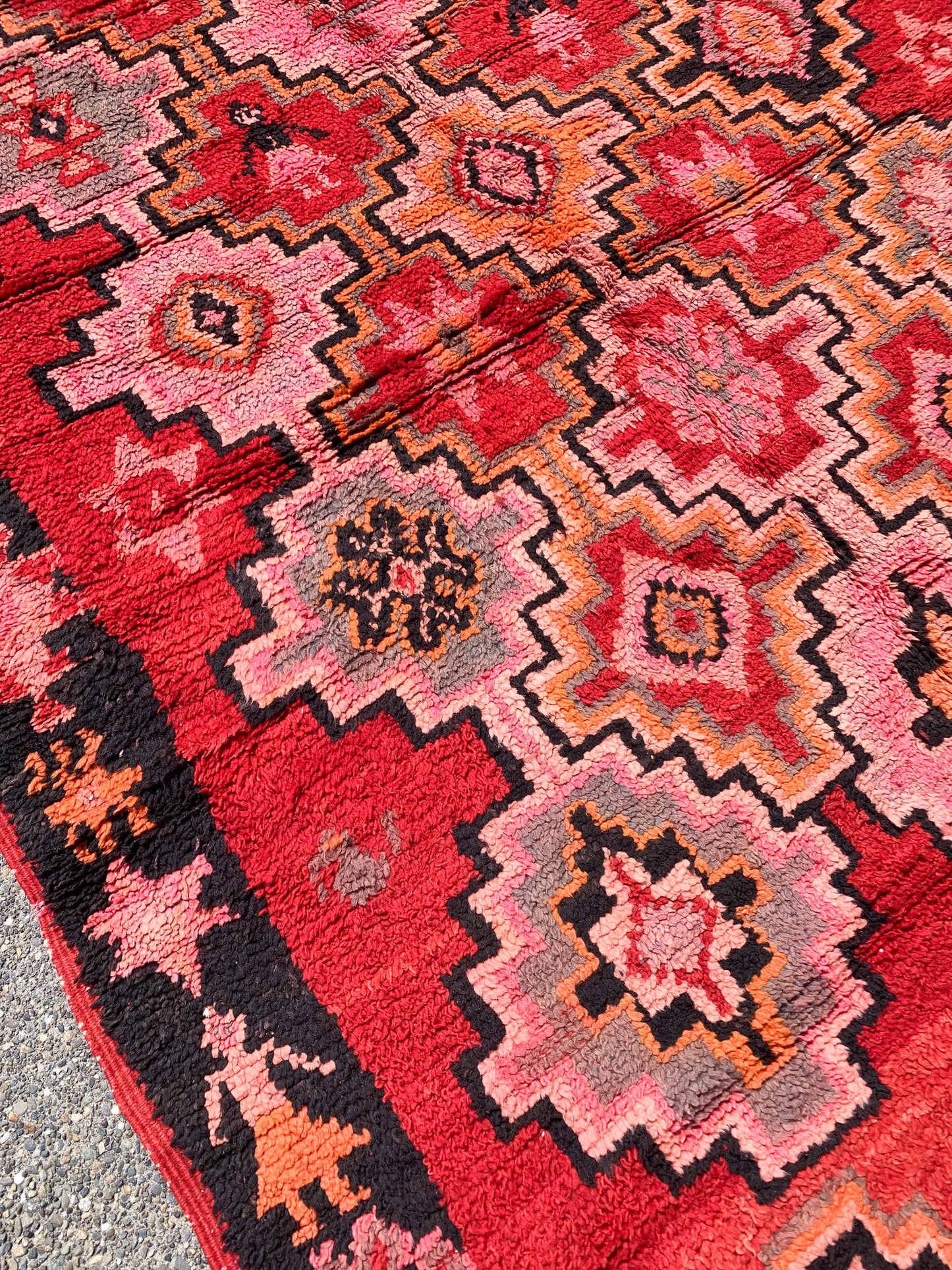 No. A1085 - 6.0' x 11.8' Vintage Moroccan Bejaad Area Rug