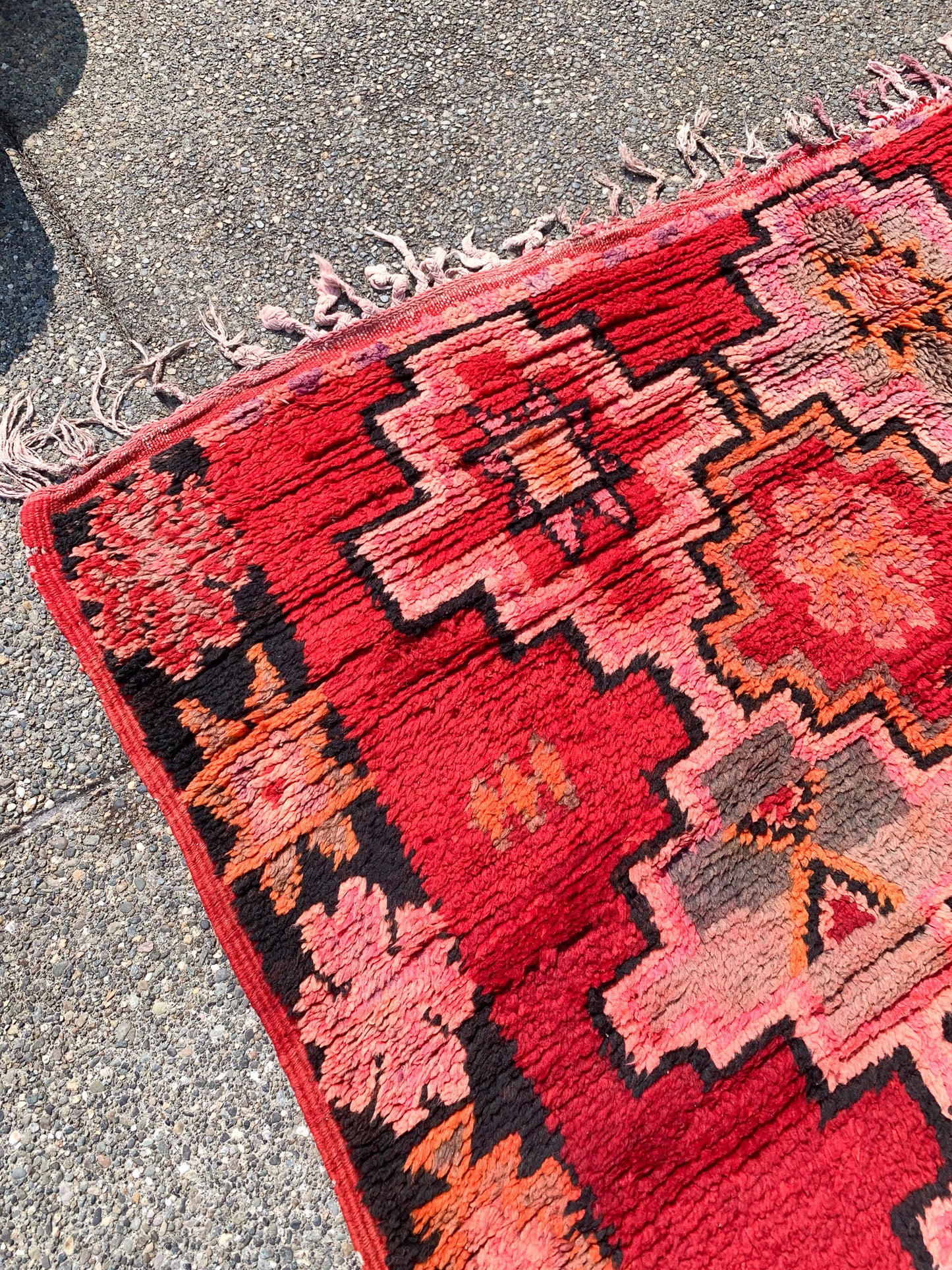 No. A1085 - 6.0' x 11.8' Vintage Moroccan Bejaad Area Rug