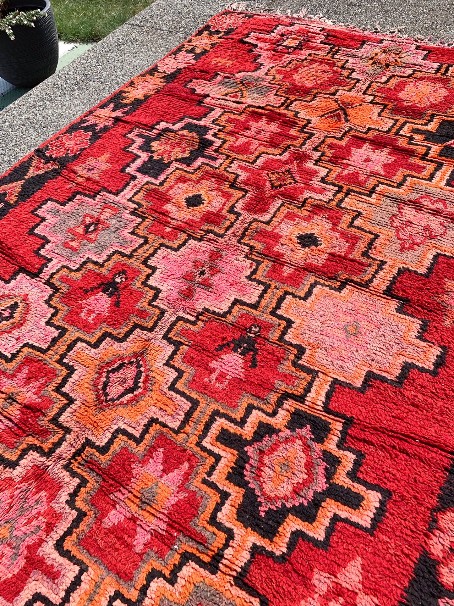 No. A1085 - 6.0' x 11.8' Vintage Moroccan Bejaad Area Rug
