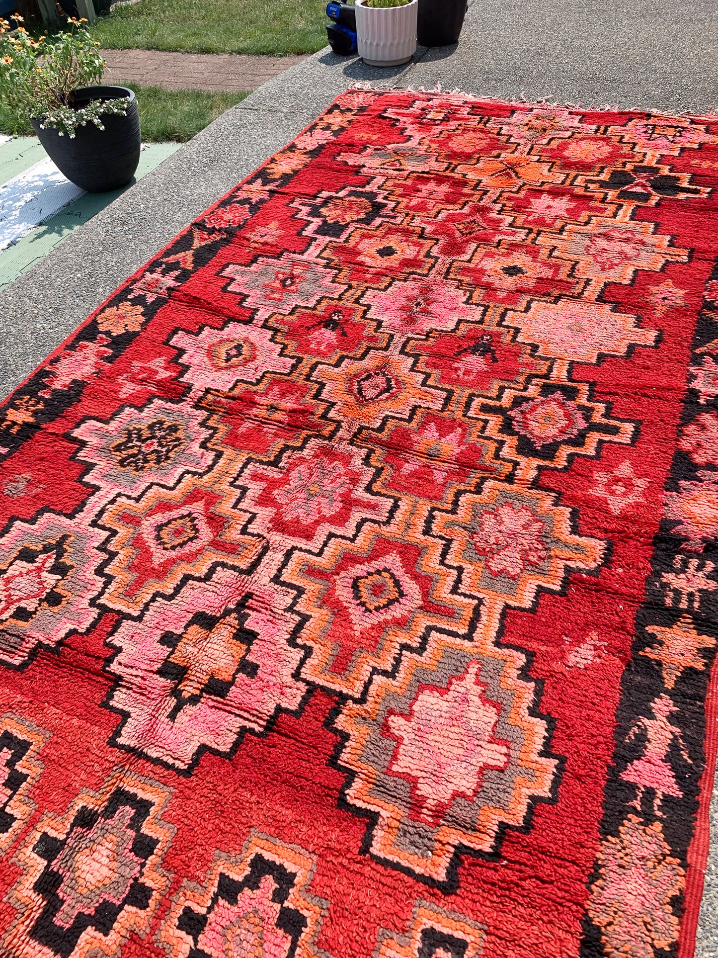 No. A1085 - 6.0' x 11.8' Vintage Moroccan Bejaad Area Rug